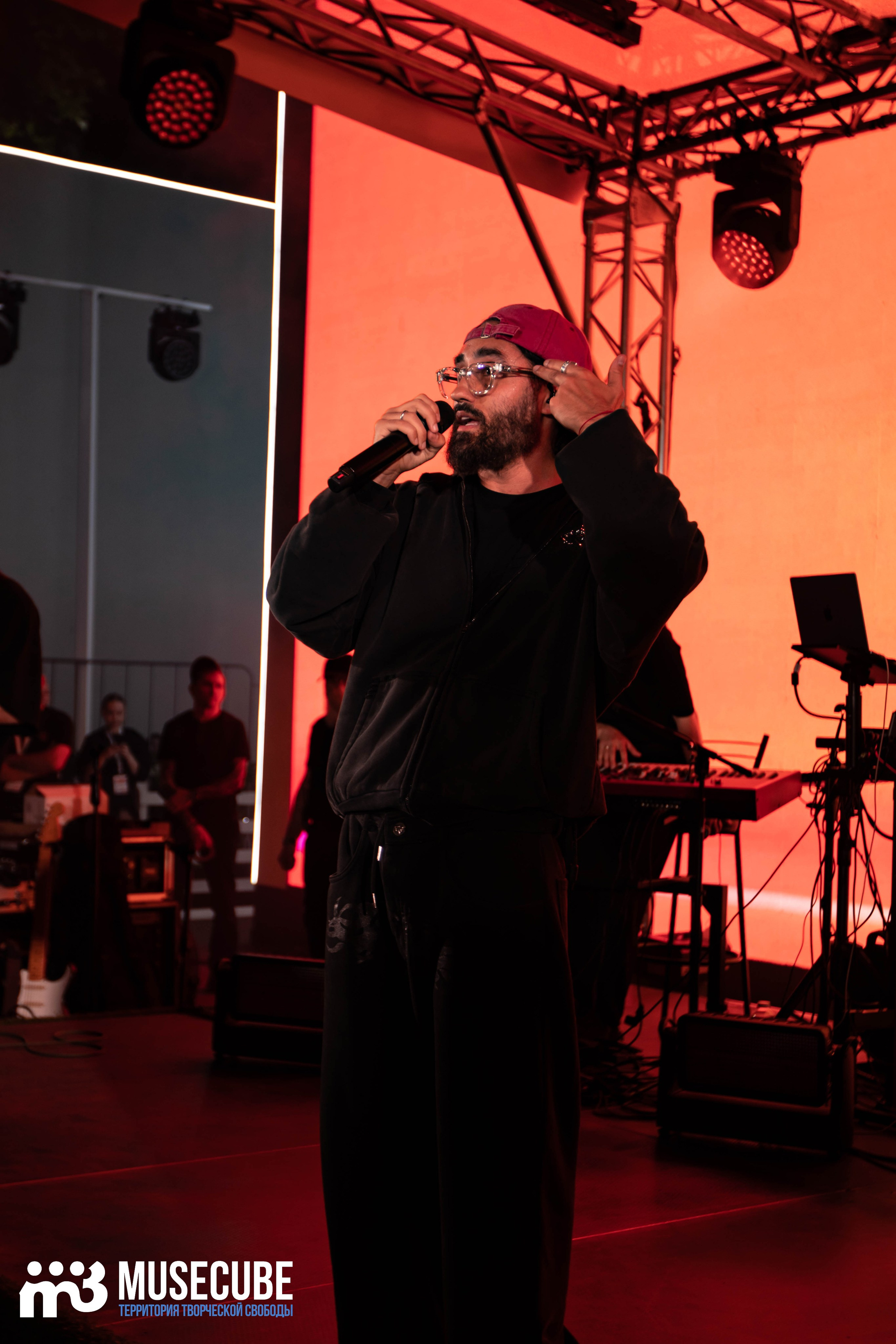 МОТ. Концертный фотограф