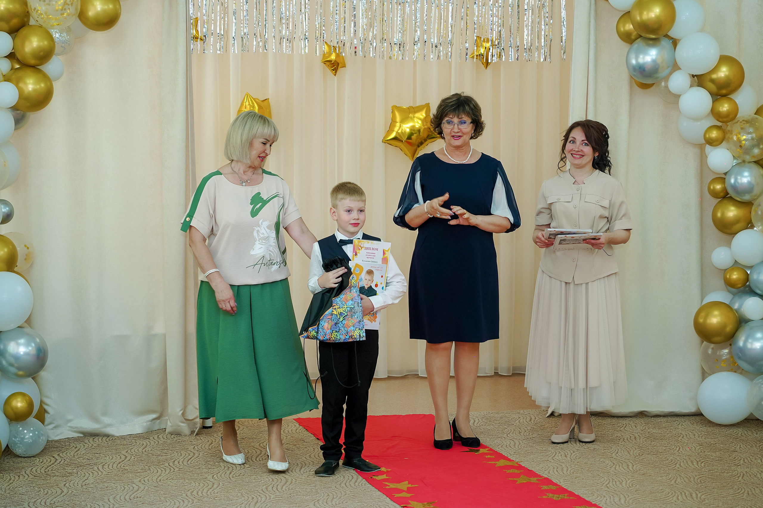 Фотосъемка видеосъёмка фотограф видеооператор новогодних утренников  в. Фотограф, видеооператор Нина Коршунова