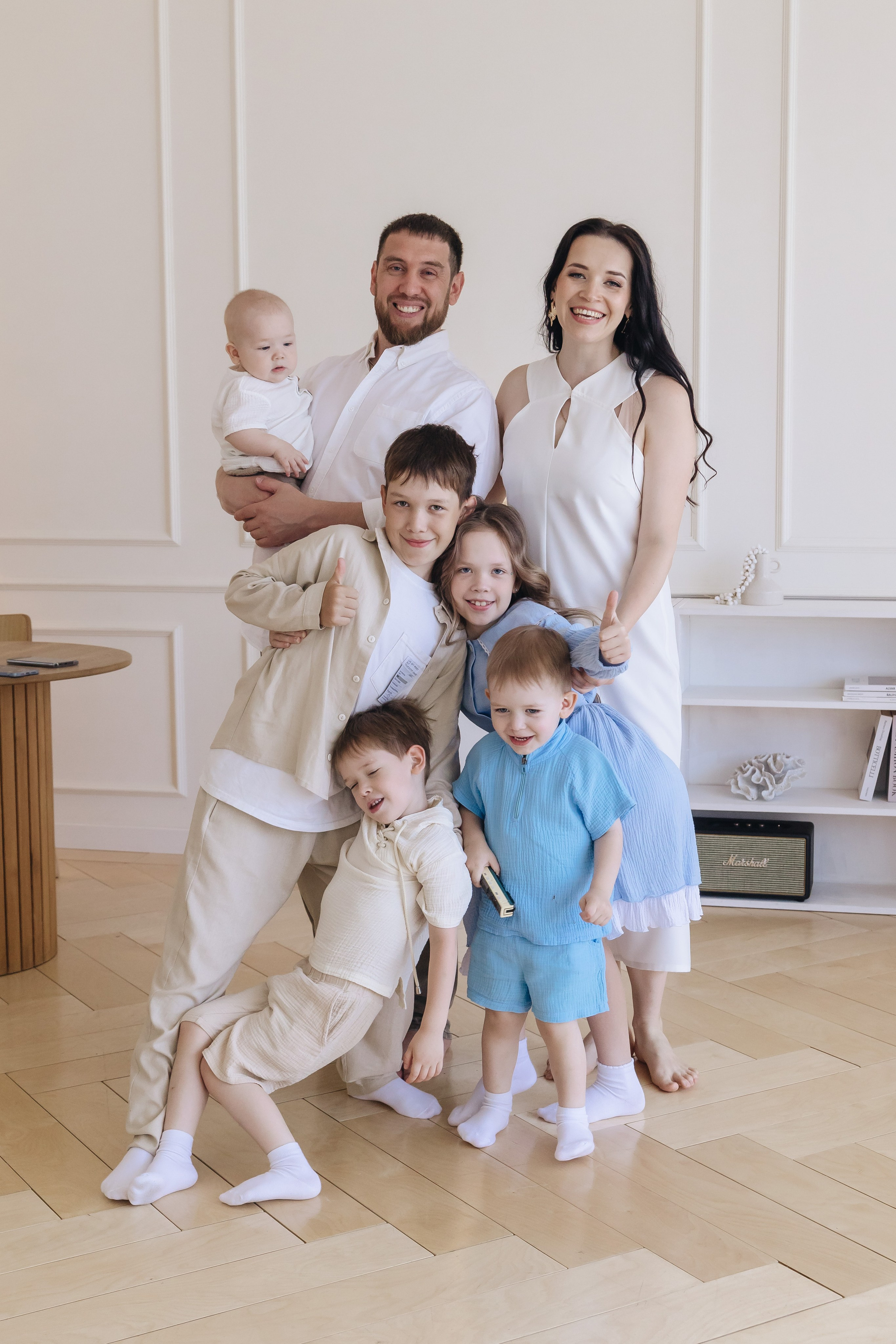 Семейная фотосессия в студии. Свадебный, семейный фотограф, контент съёмка. Екатеринбург. Елена Граф