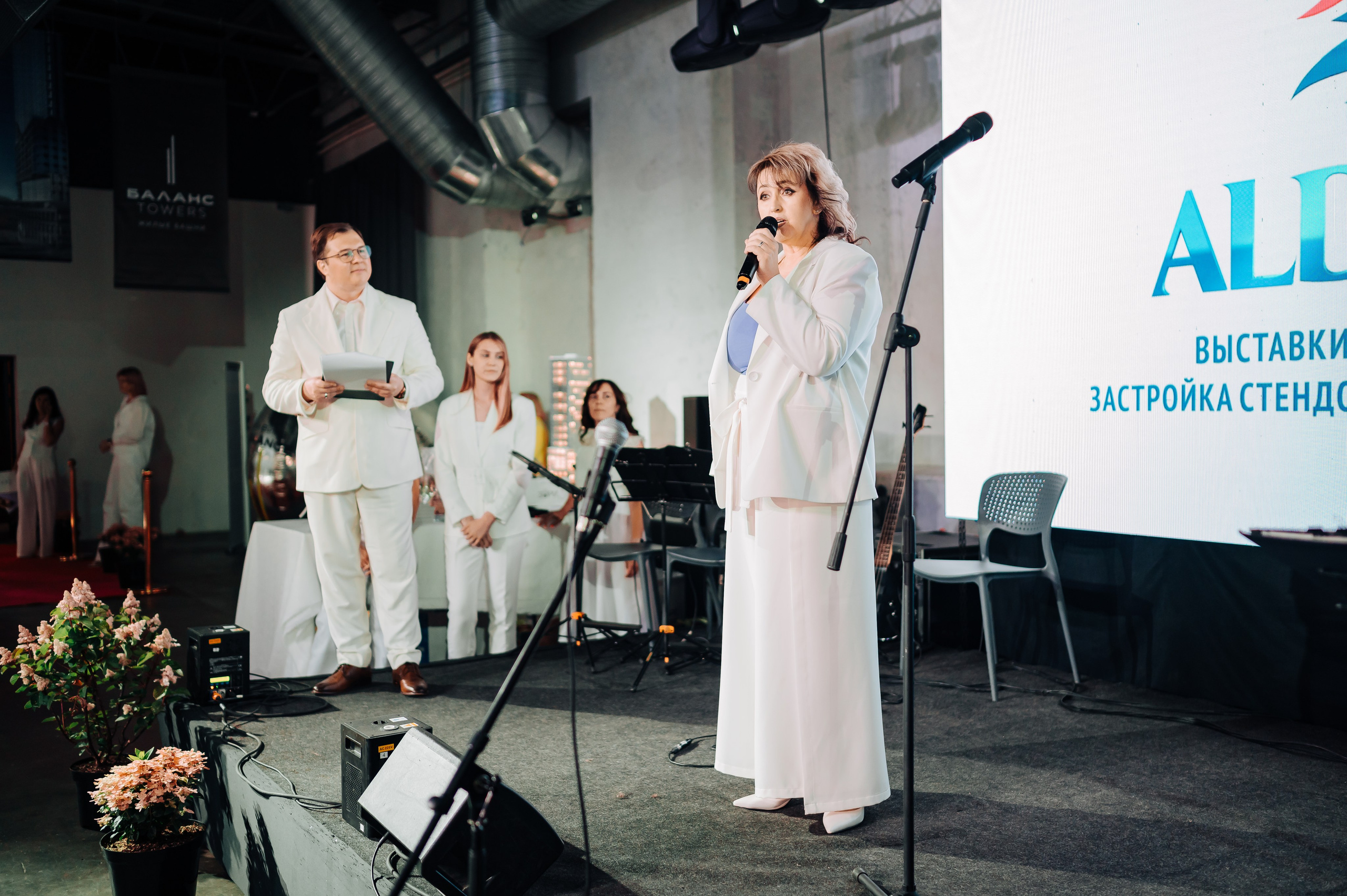 Белый бал в честь столетия Комсомольской правды. Фотограф Елена Афанасьева