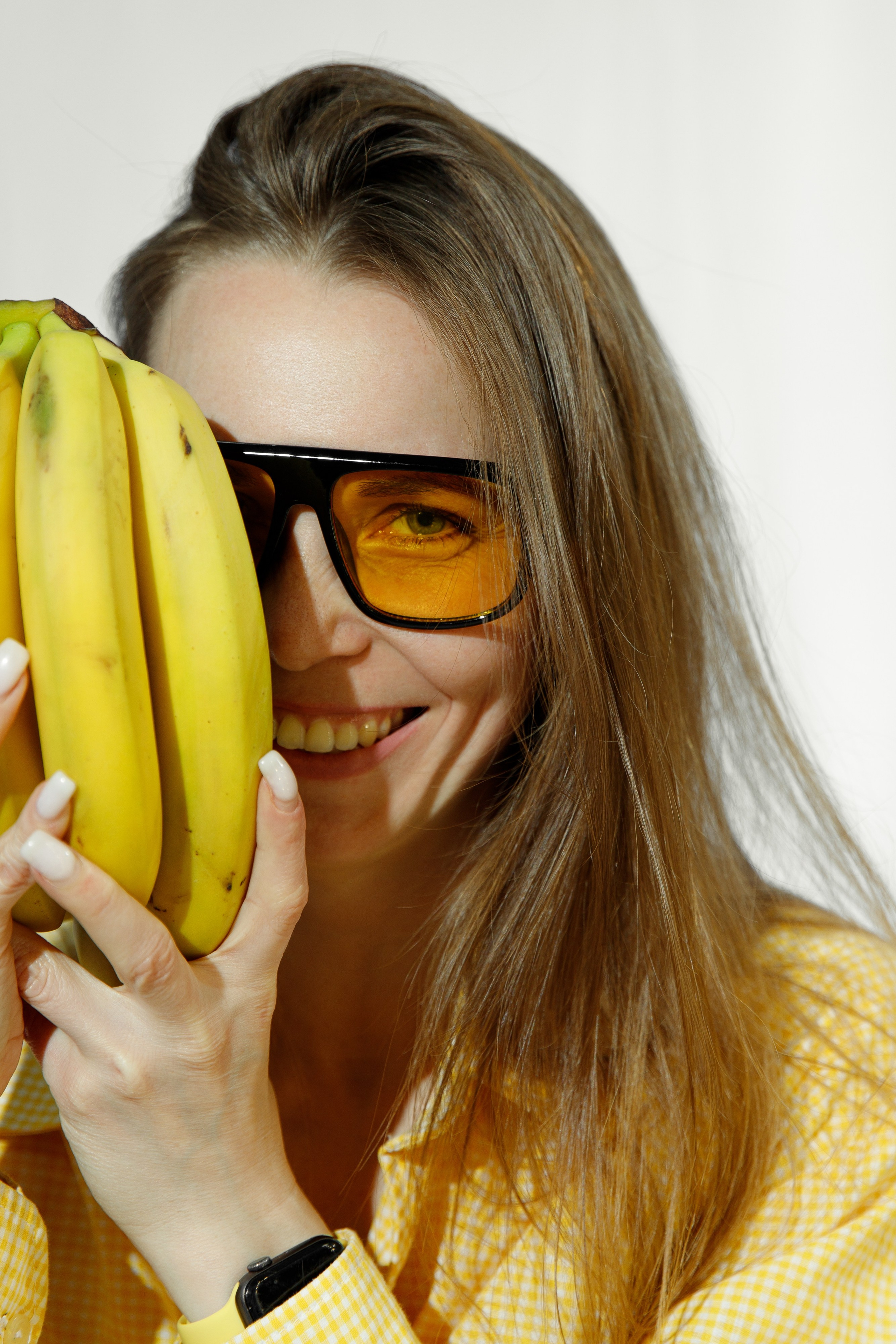 Кристина в желтом