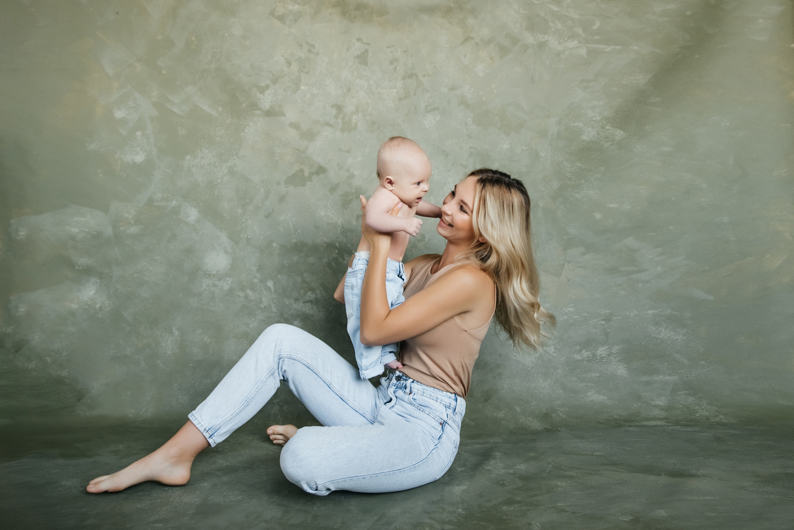 Семейная фотосессия с малышом в Новороссийске. Лана Абрамян-Фотограф новорожденных и беременных в Новороссийске Анапе