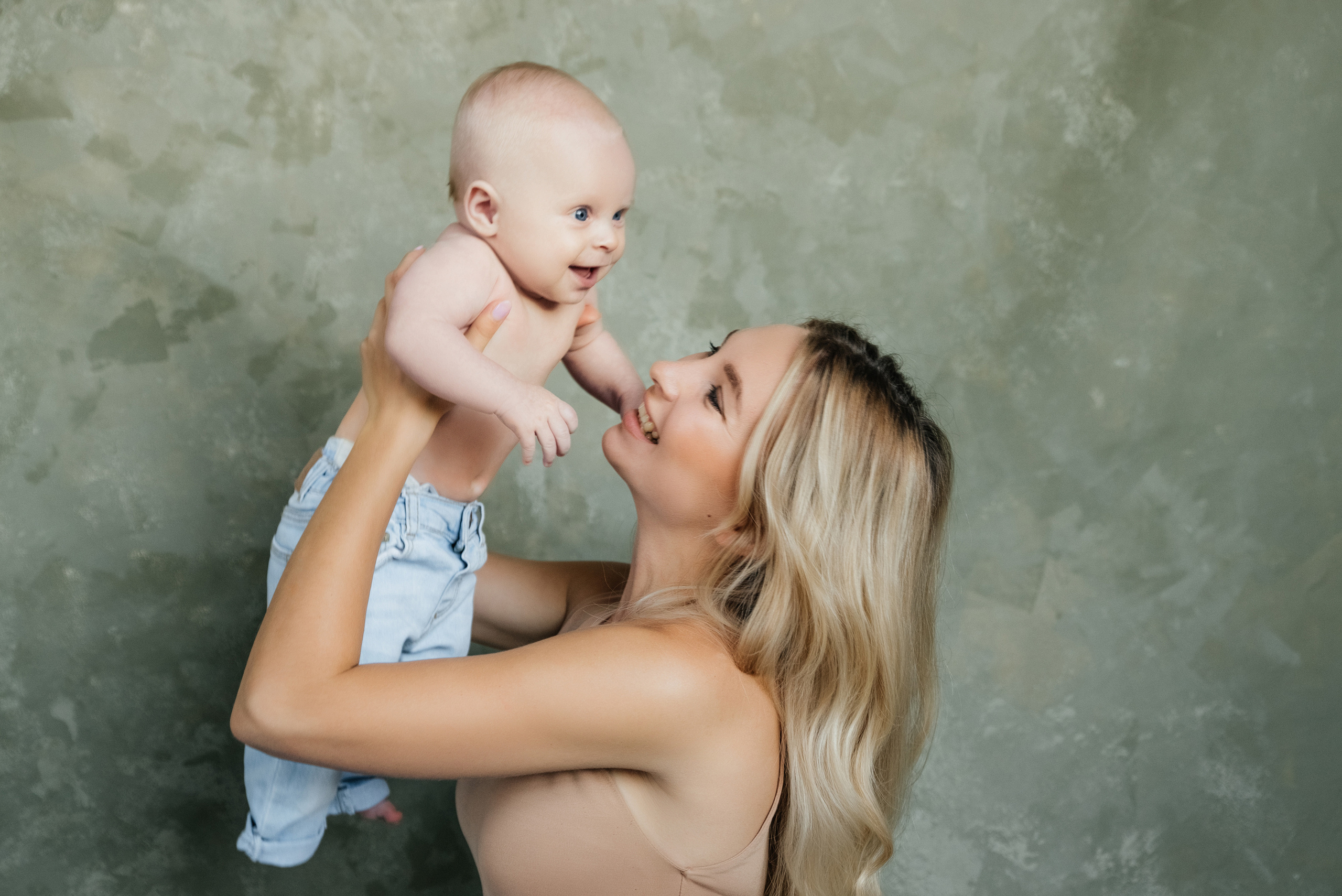 Семейная фотосессия с малышом в Новороссийске. Лана Абрамян-Фотограф новорожденных и беременных в Новороссийске Анапе