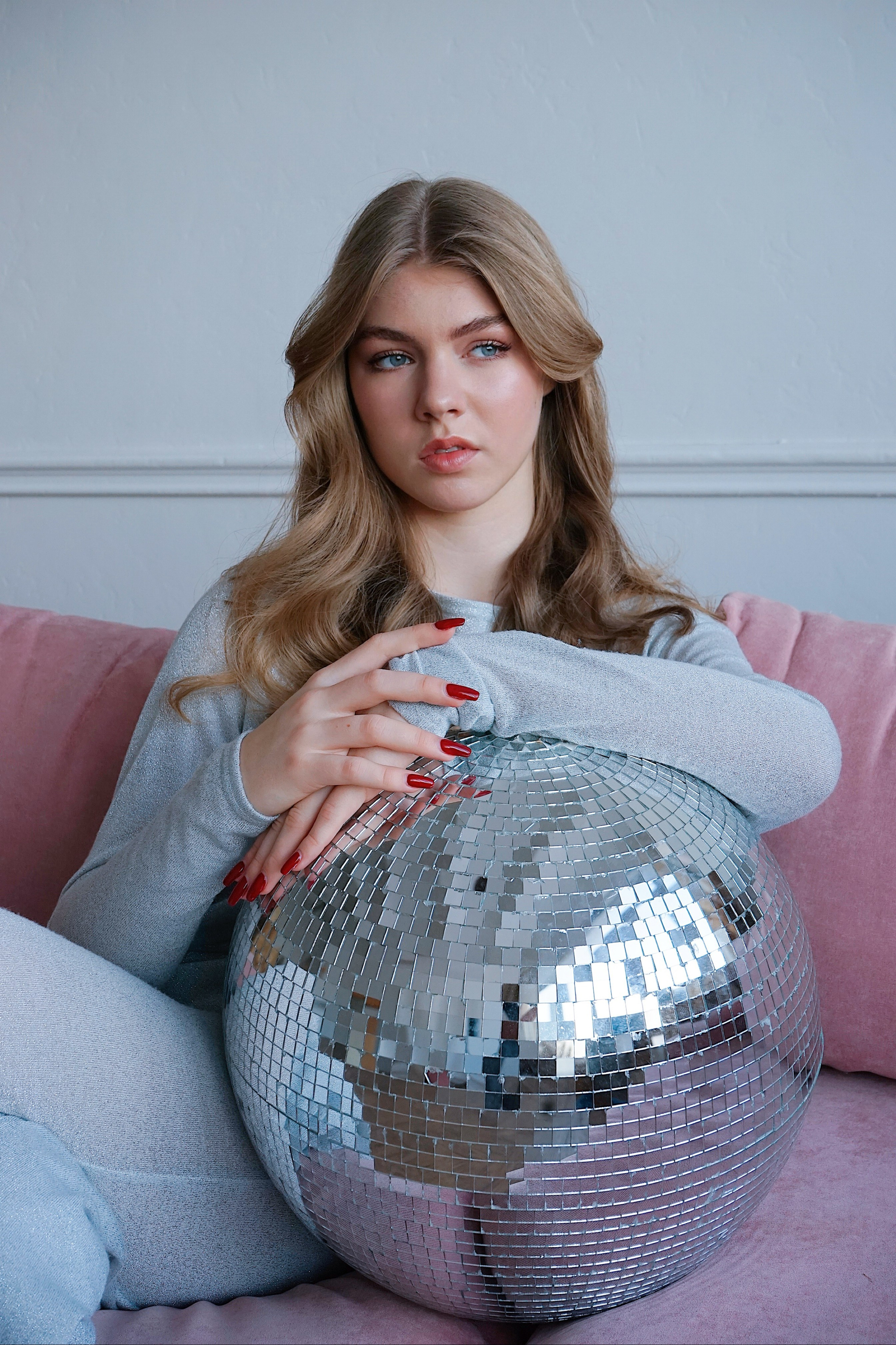 София, студия. Женский фотограф в Москве Уварова Анастасия