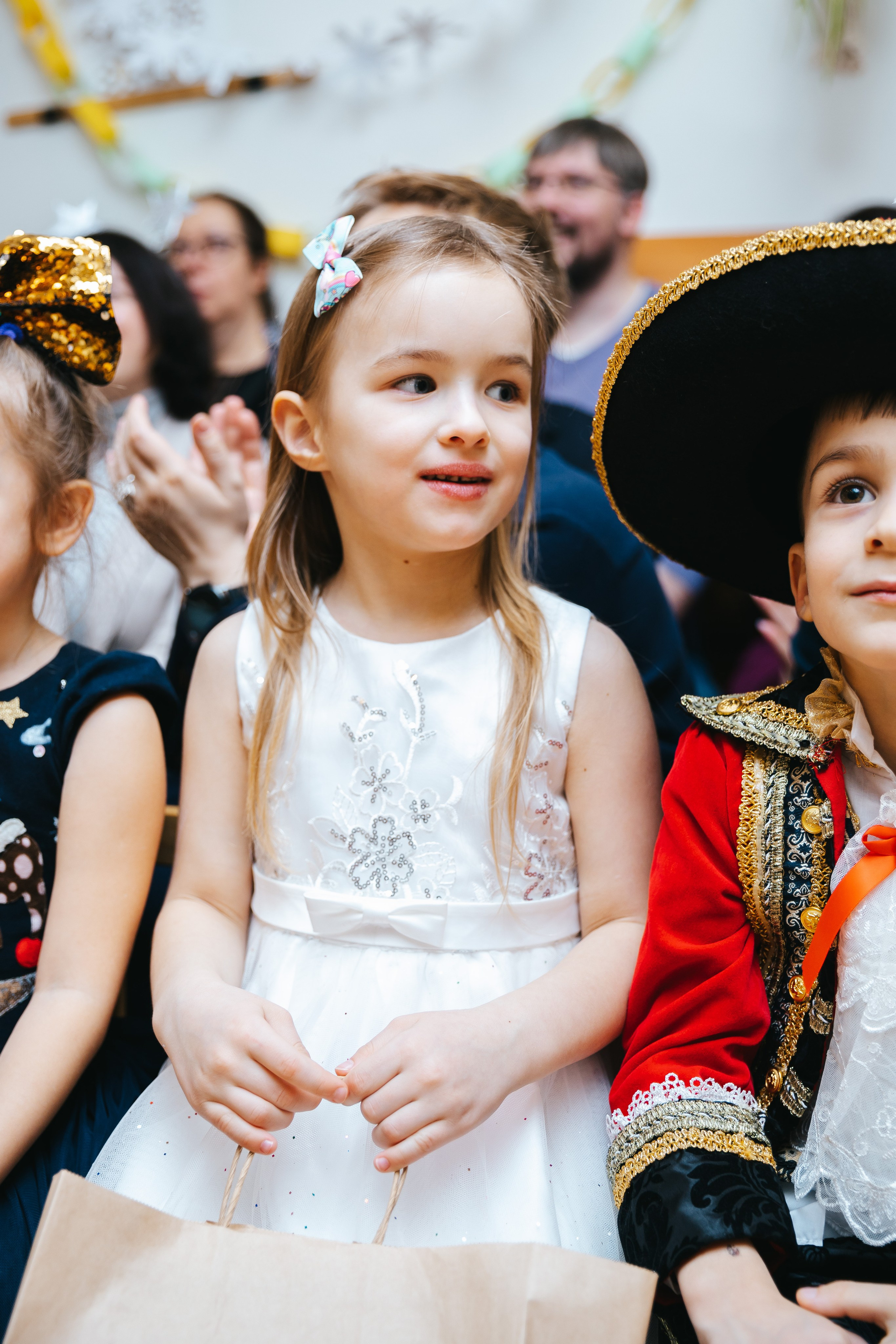 Новогодний утренник в Монтессори-садике. Семейный lifestyle фотограф в Санкт-Петербурге Людмила Пахомова