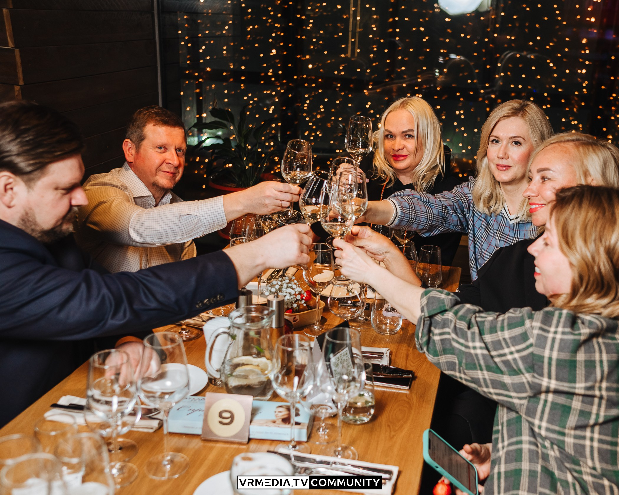 Модный вторник. Винный вечер «Жизнь замечательных людей»