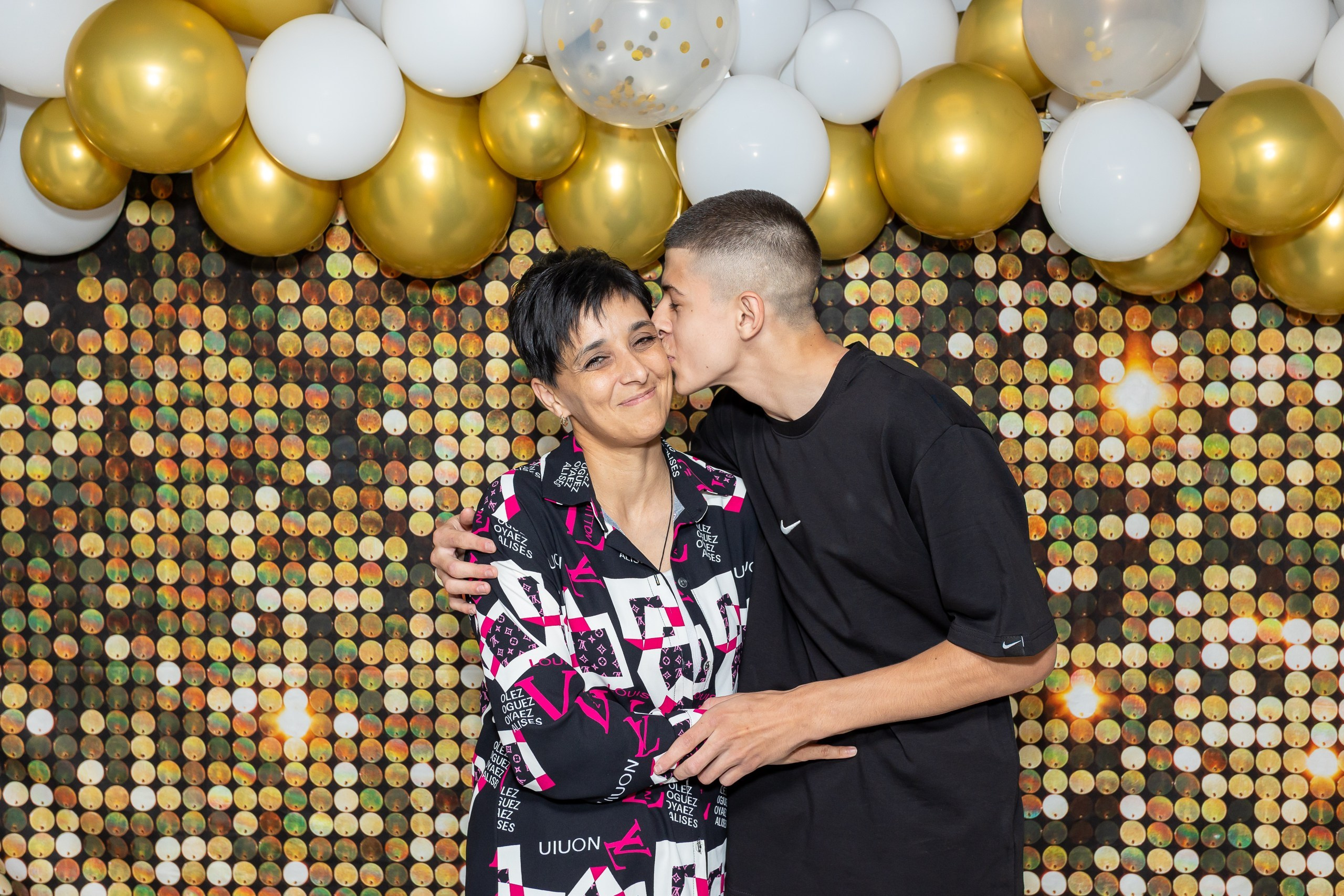 Вручение аттестата и выпускной вечер. Выпускные альбомы Майкоп, Краснодар Елена Золотарева