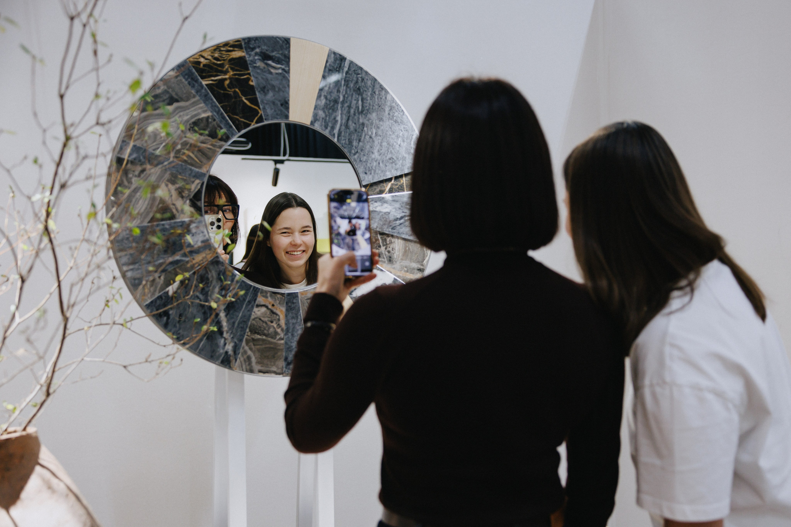 Выставка СТО ВЕЩЕЙ В ИНТЕРЬЕРЕ. Фотограф Иркутск Антипин Сергей