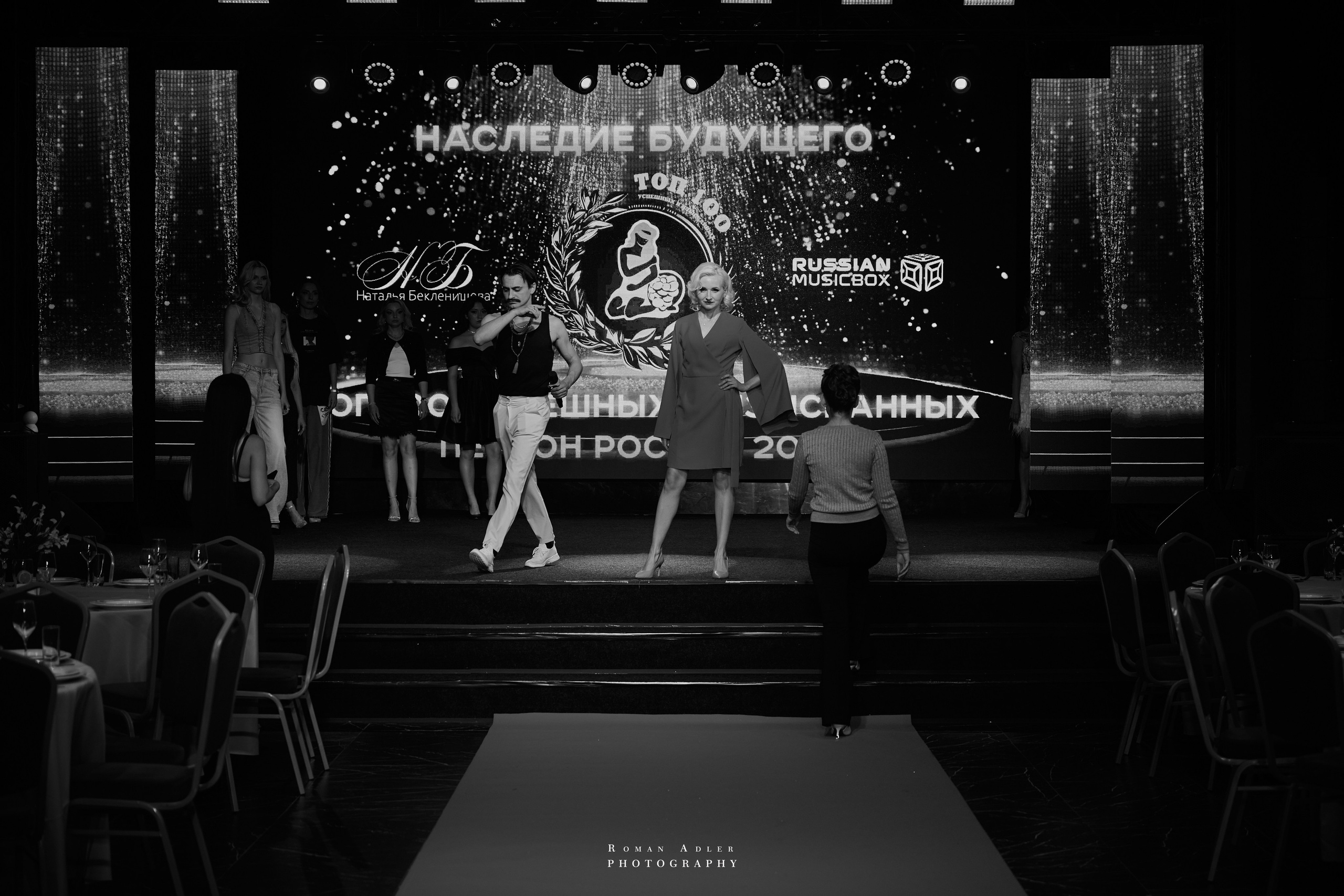 Бэкстейдж подготовки шоу Андрея Вишневского. Photographer Roman Adler