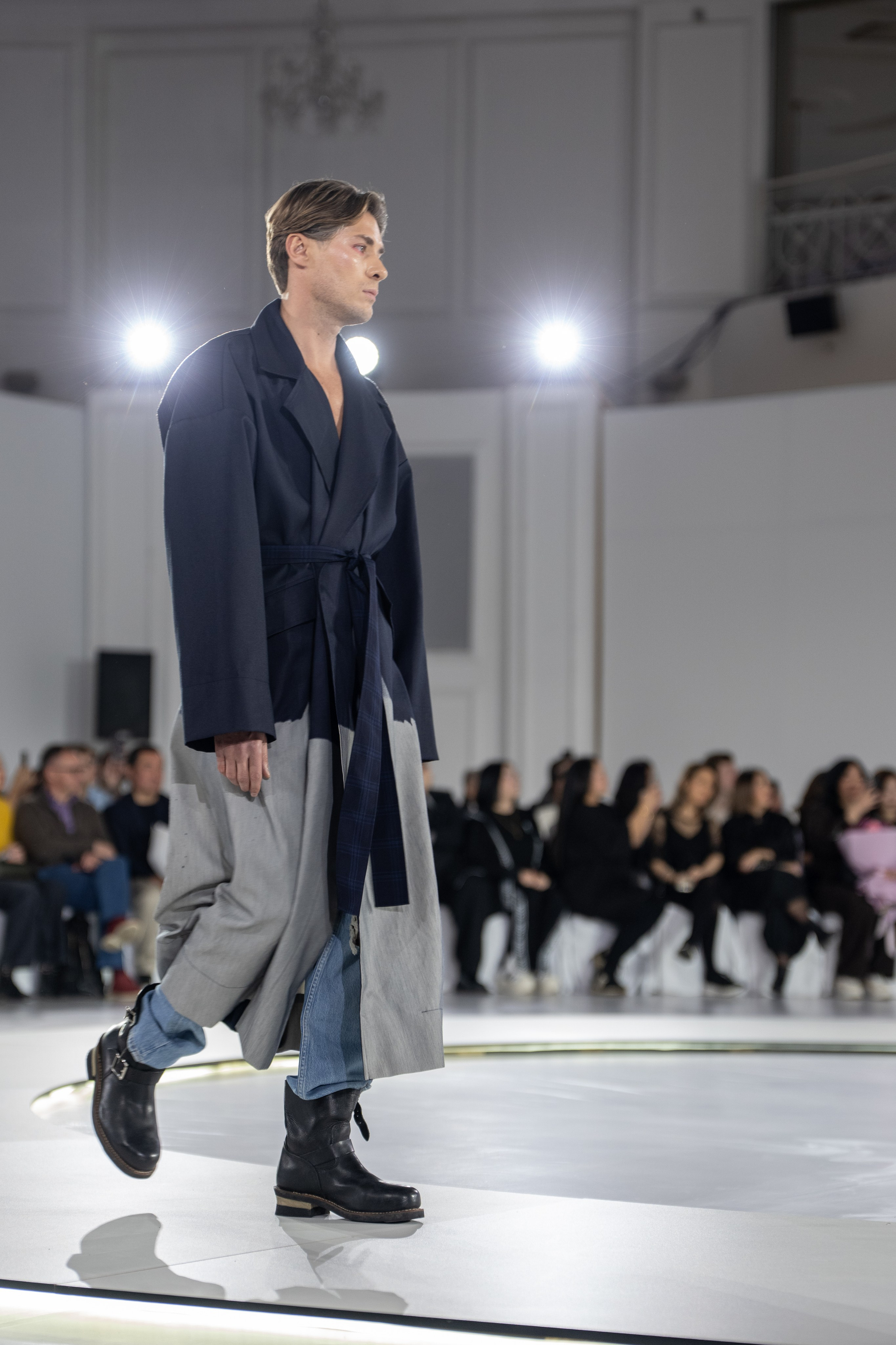 Брэнд Yang Lain. Сайт Алматинского НЮ АРТ, будуар и фэшн фотографа Дениса Карпенко