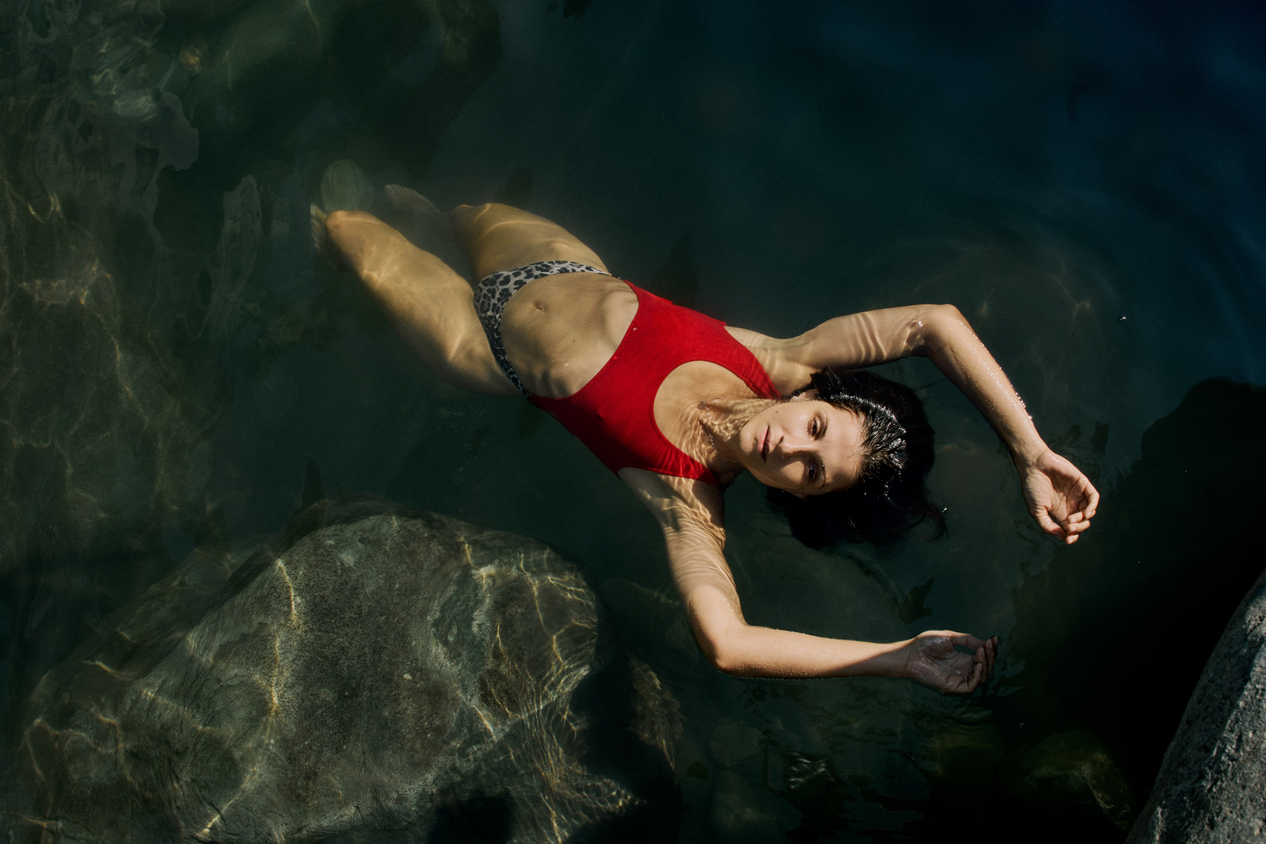 Фотосессия на горной реке. Индивидуальный фотограф в Сочи Владимир Чудинов