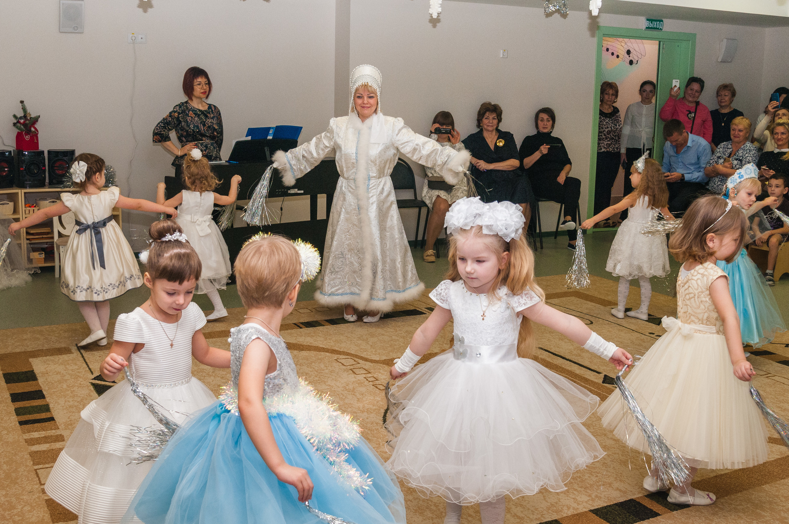 Новогодний утренник. Семейный, портретный, репортажный фотограф lifestyle в Москве и Кирове