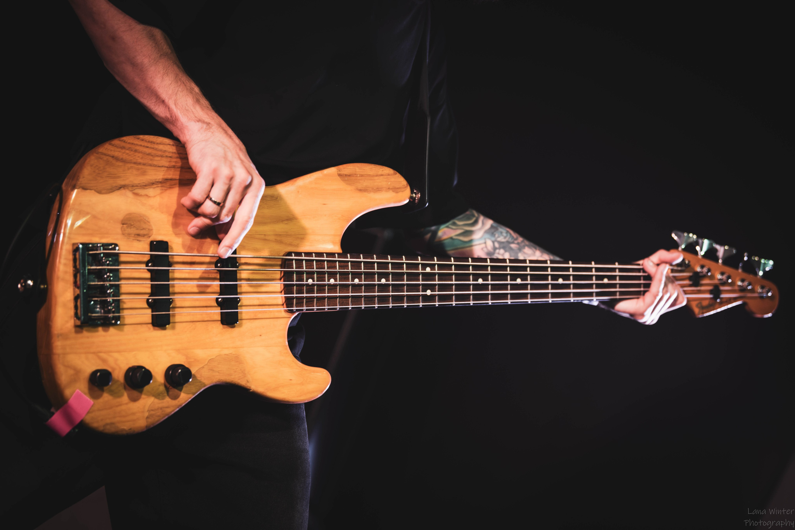 7000$ (29 июня 2025 года, Москва, клуб Урбан). Фотограф Светлана Блинова, Москва и Московская область