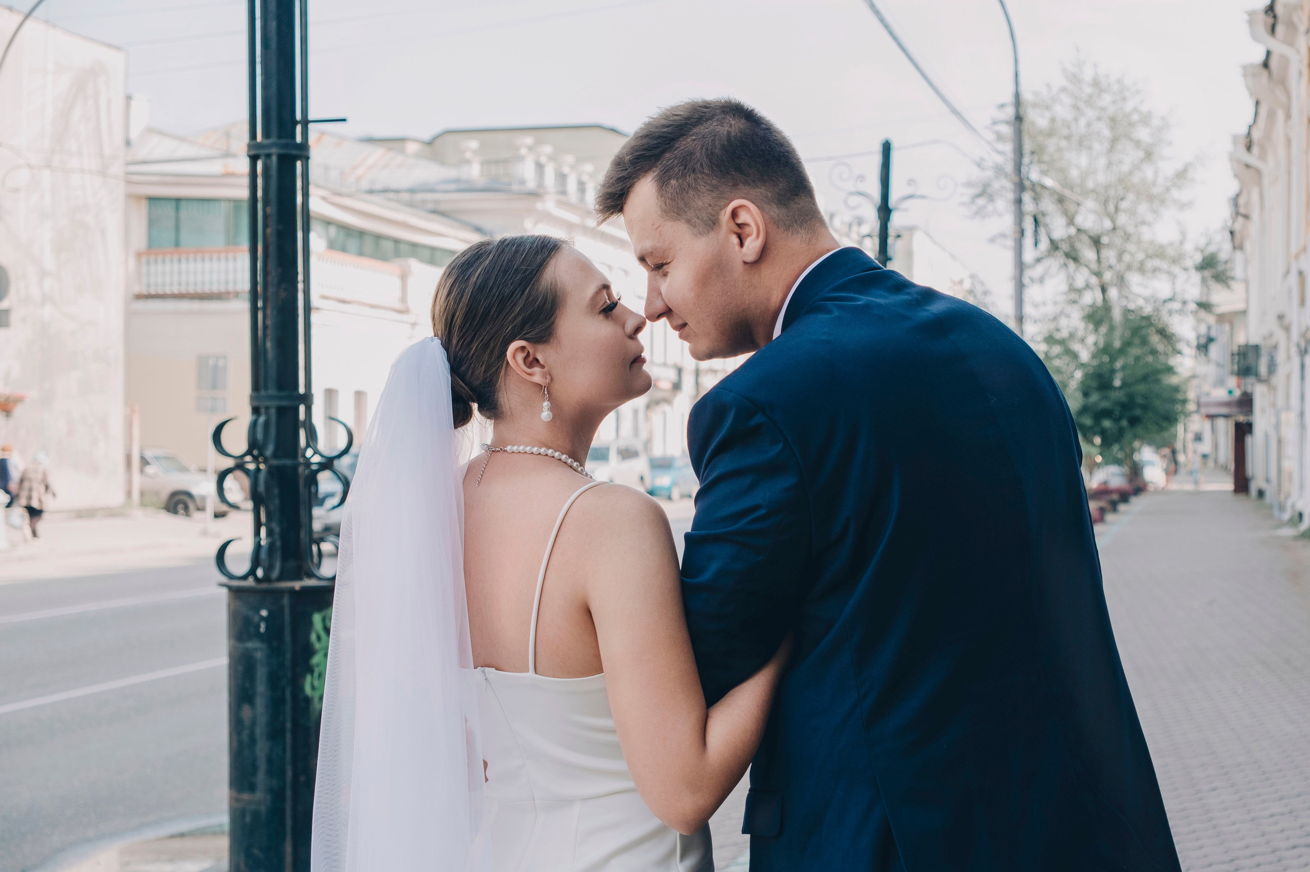 Свадебная прогулка в городе. Фотограф в Иркутске Анна Мирошникова