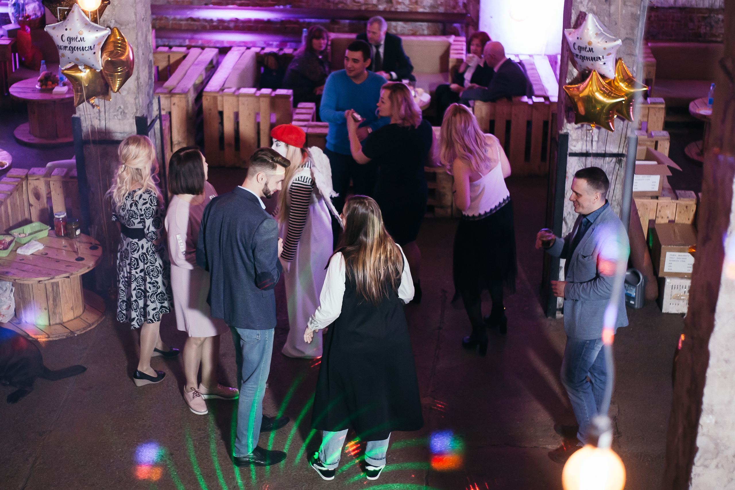 День рождения в лофте. Свадебный Семейный Репортажный фотограф в Москве