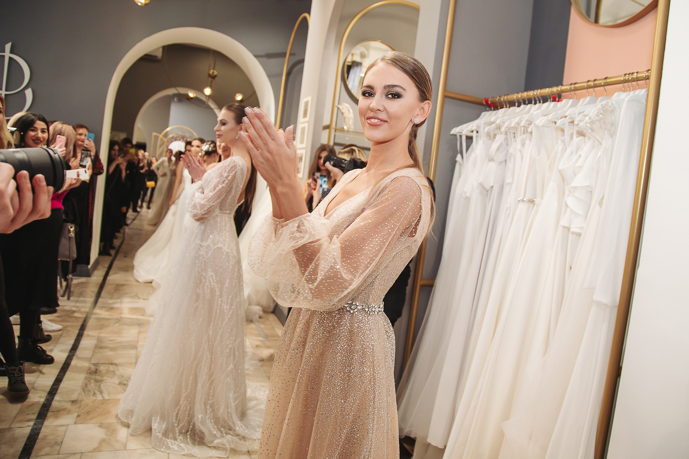 Показ свадебных платьев в «Дом Весты». Свадебный Семейный Репортажный фотограф в Москве