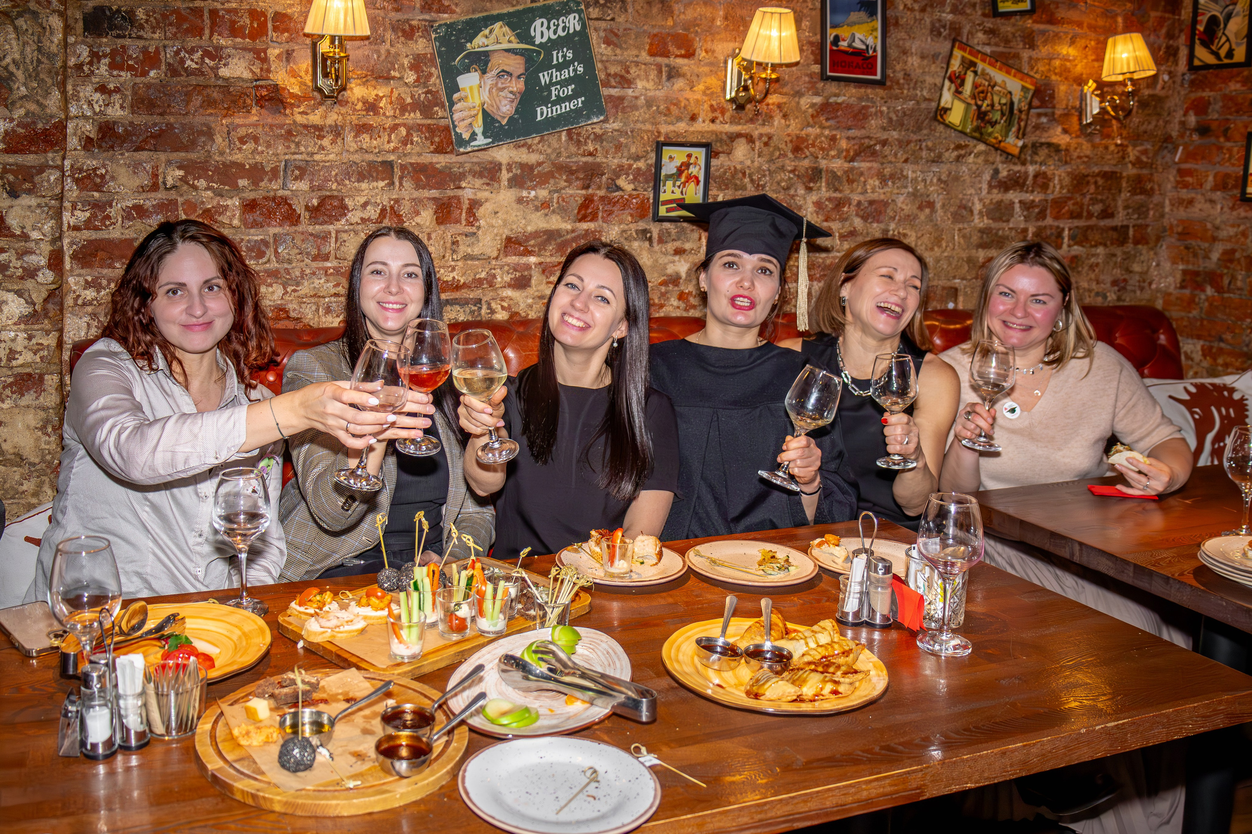 Фотограф на выпускной; фотограф на мероприятие; фотограф на праздник; репортажный фотограф Москва и Домодедово