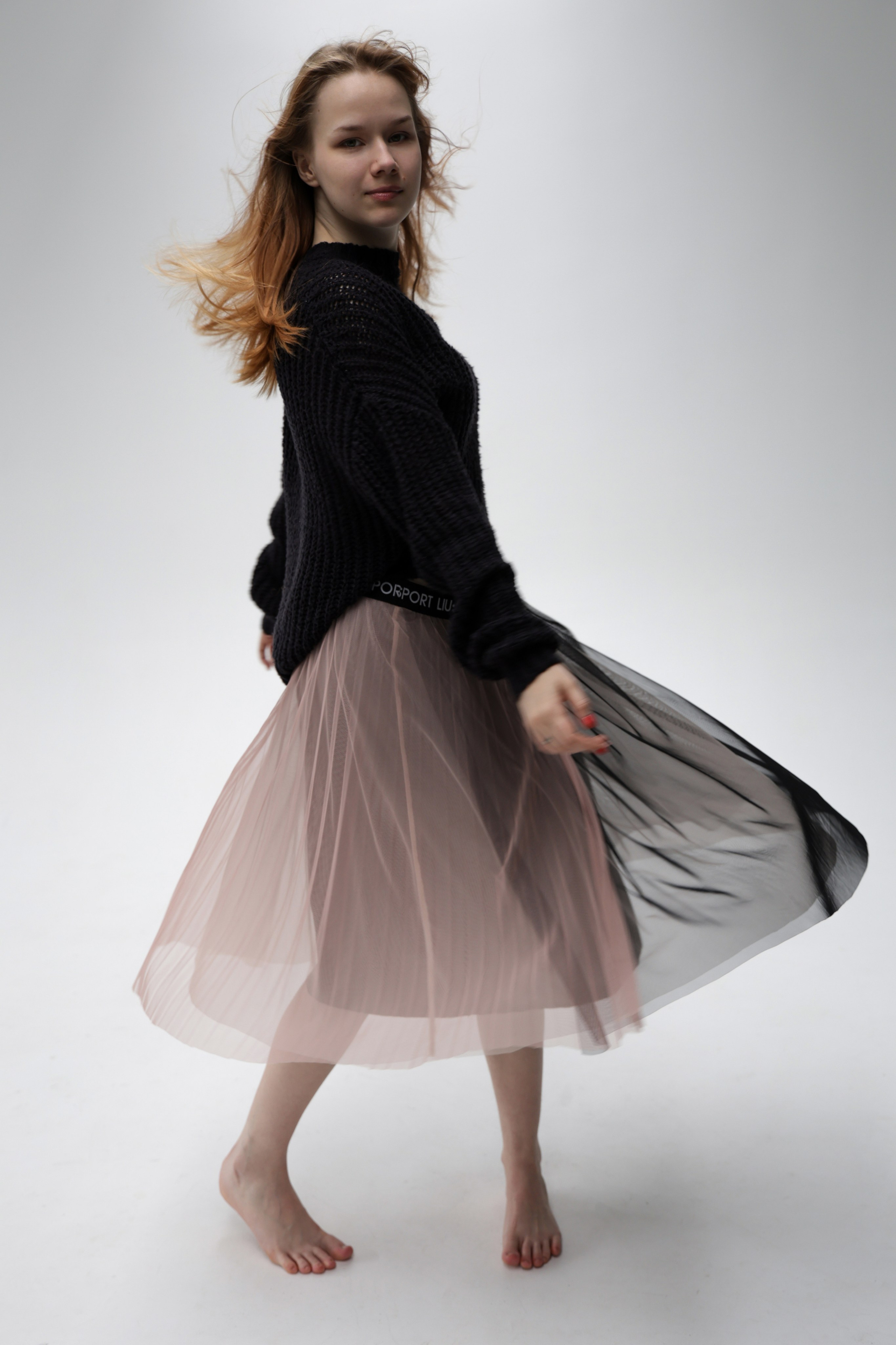 Wires. Portrait photographer based in Toronto — Blinova Mariia