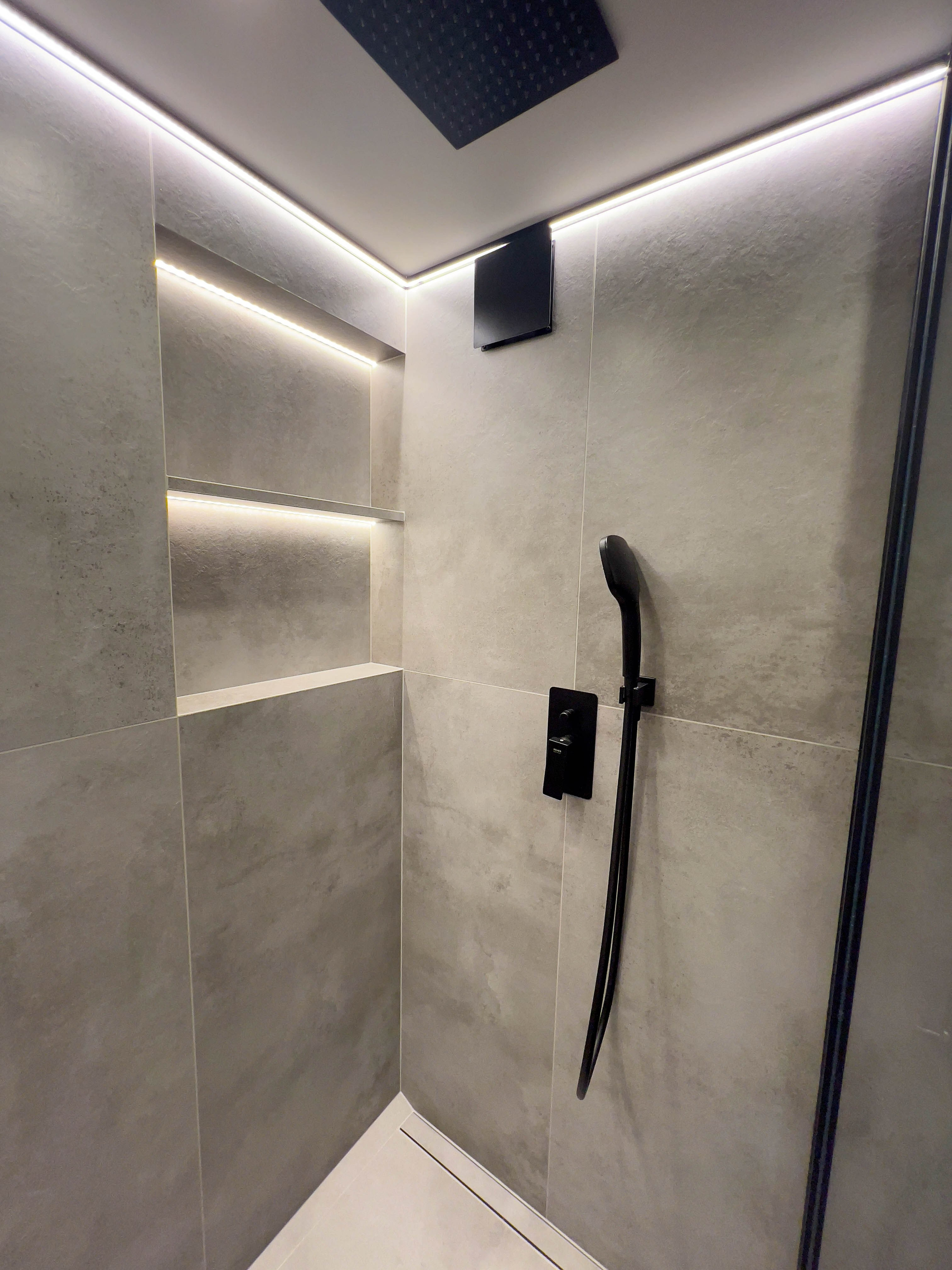 The apartment is on two levels. Fotograf Dmitrii Donets