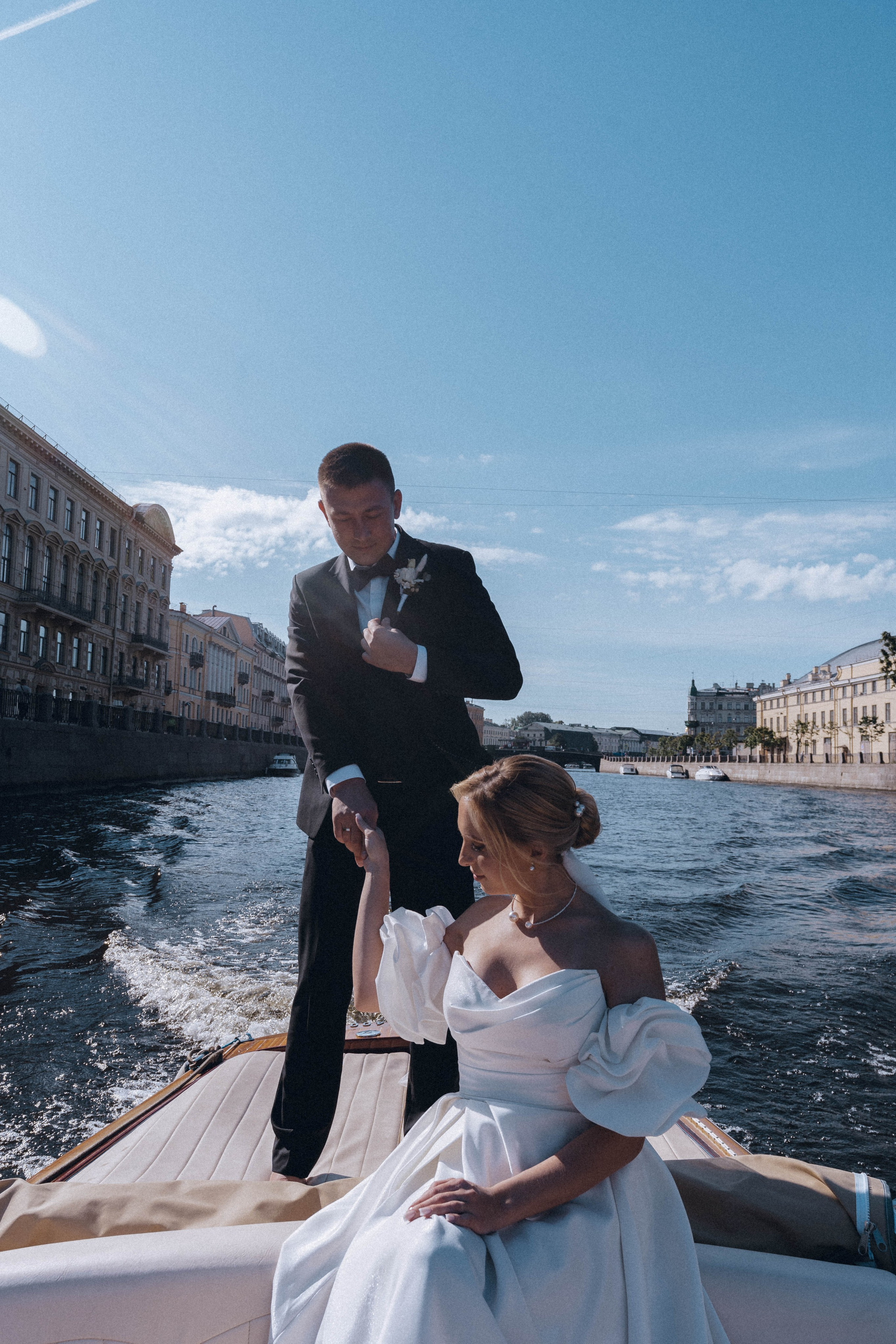 СВАДЕНБНАЯ СЬЕМКА НА КАТЕРЕ ПО КАНАЛАМ САНКТ-ПЕТЕРБУРГА И В АКВАТОРИИ НЕВЫ. Профессиональный фотограф, Санкт-Петербург — Виктория Богомолова