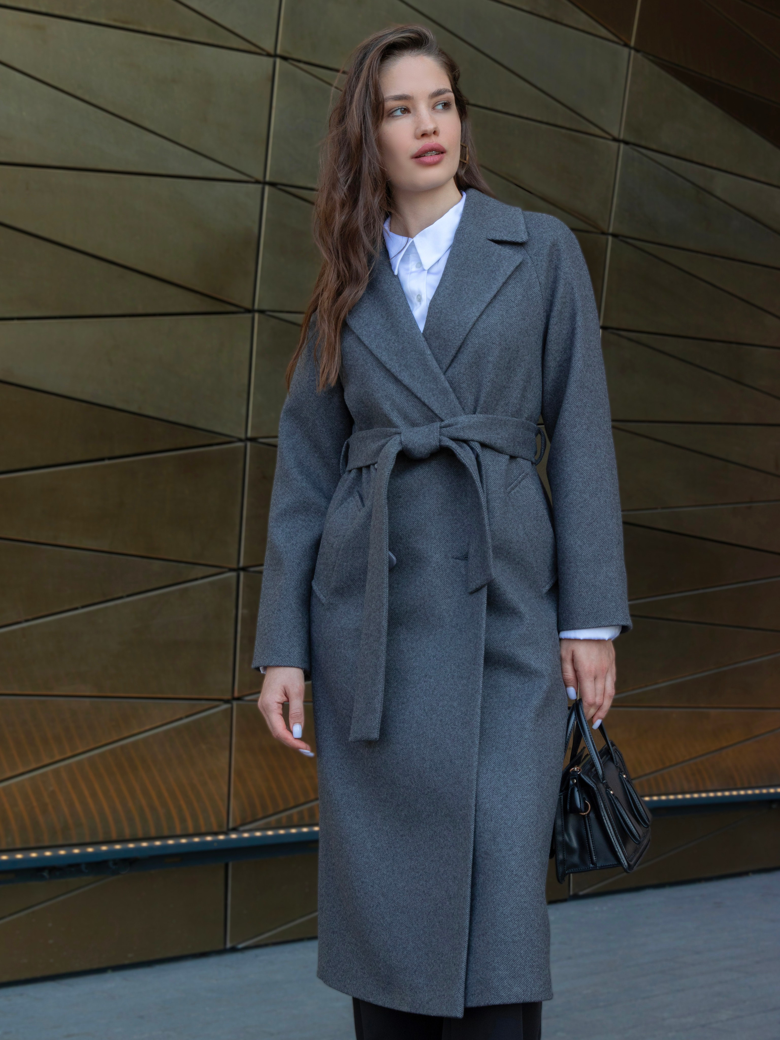 Пальто. Фотостудия для Wildberries Ozon