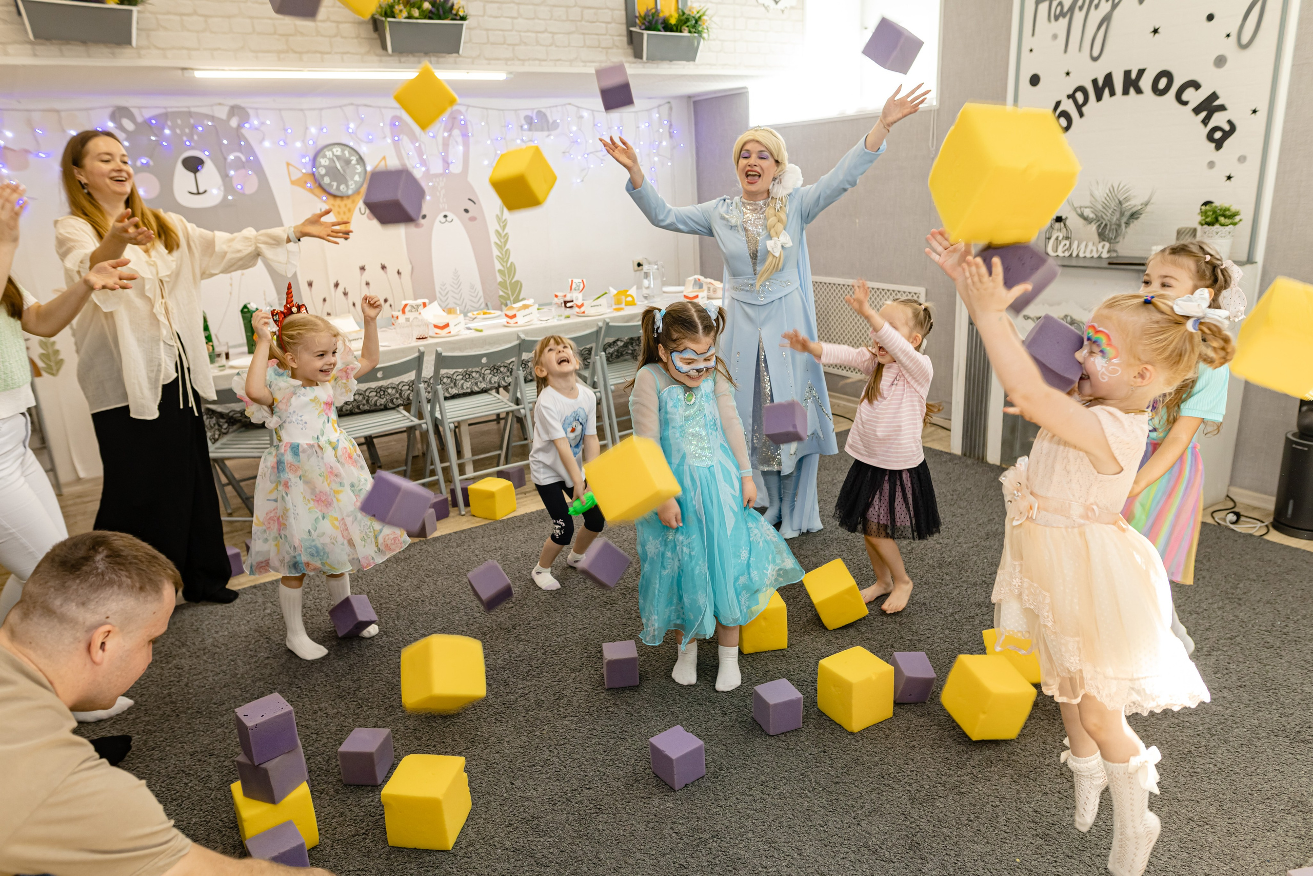 В детских лофтах. ФОТОГРАФ НОВОСИБИРСК — АЛЁНА ЖИГАЛЕЕВА