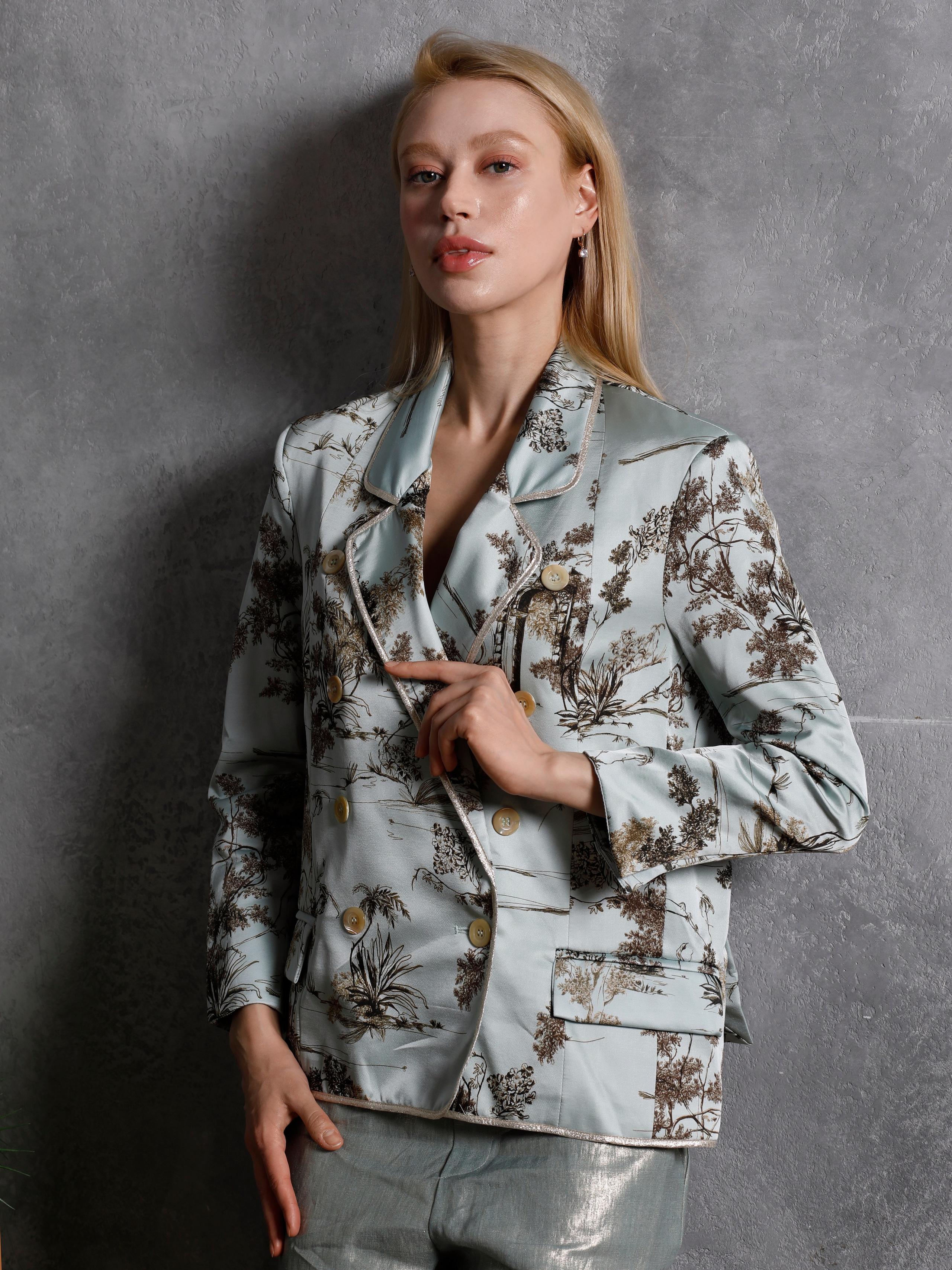 Souvenir. Elizabeth Marriott