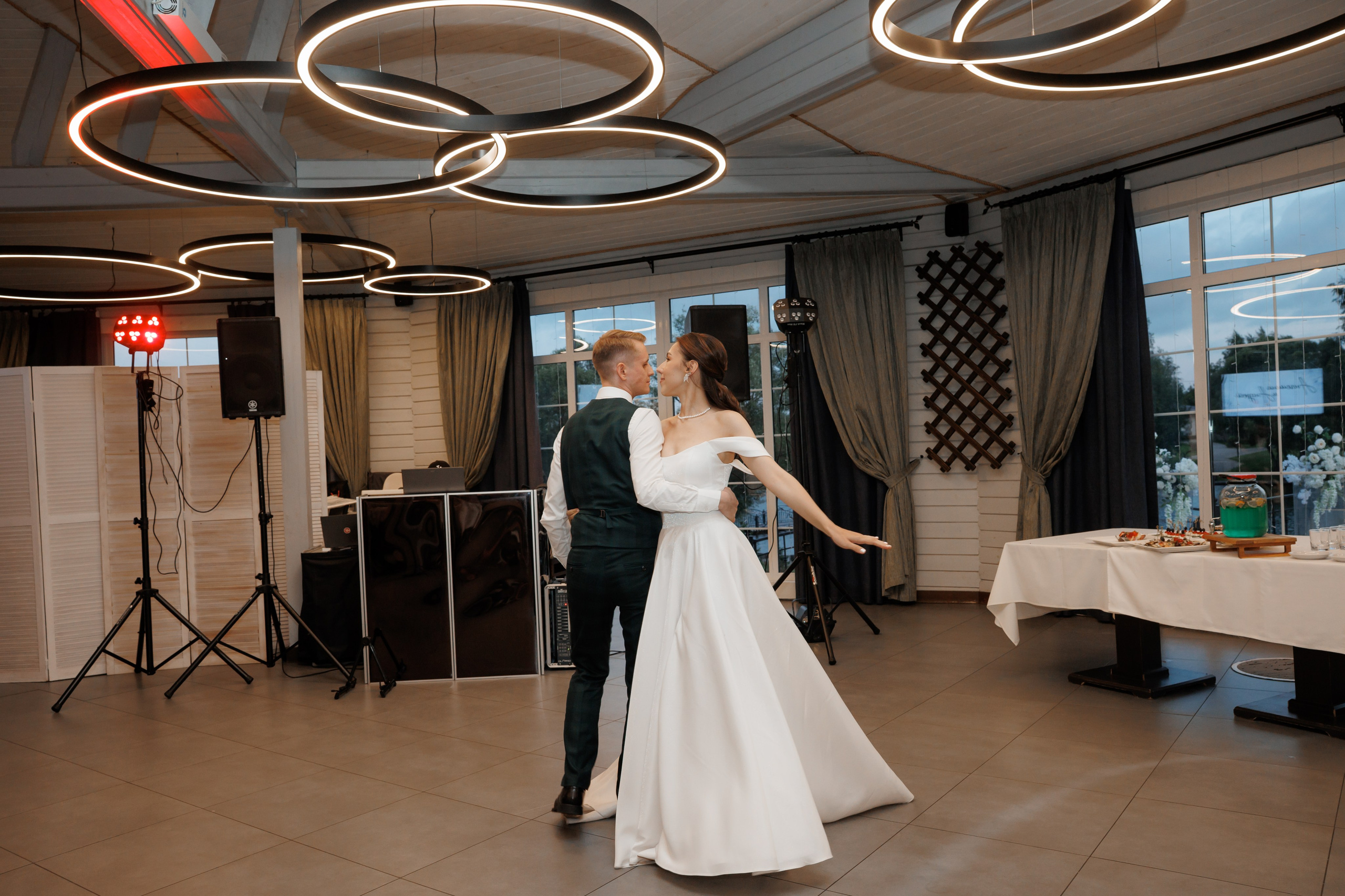 Регистрация в отеле Fish Point, ЗАГС Бутово, прогулка в Остафьево. Свадебный и репортажный фотограф (Москва, Королев и другие)