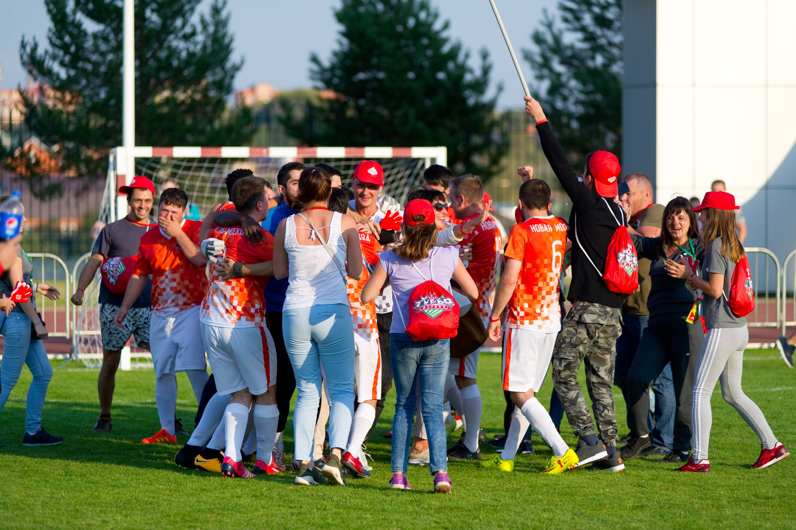 Турбофутбол (корпоративное соревнование «Пятерочки»). Репортажный фотограф и видеограф Слава Думчев. Тимбилдинги, отчетники, корпоративы