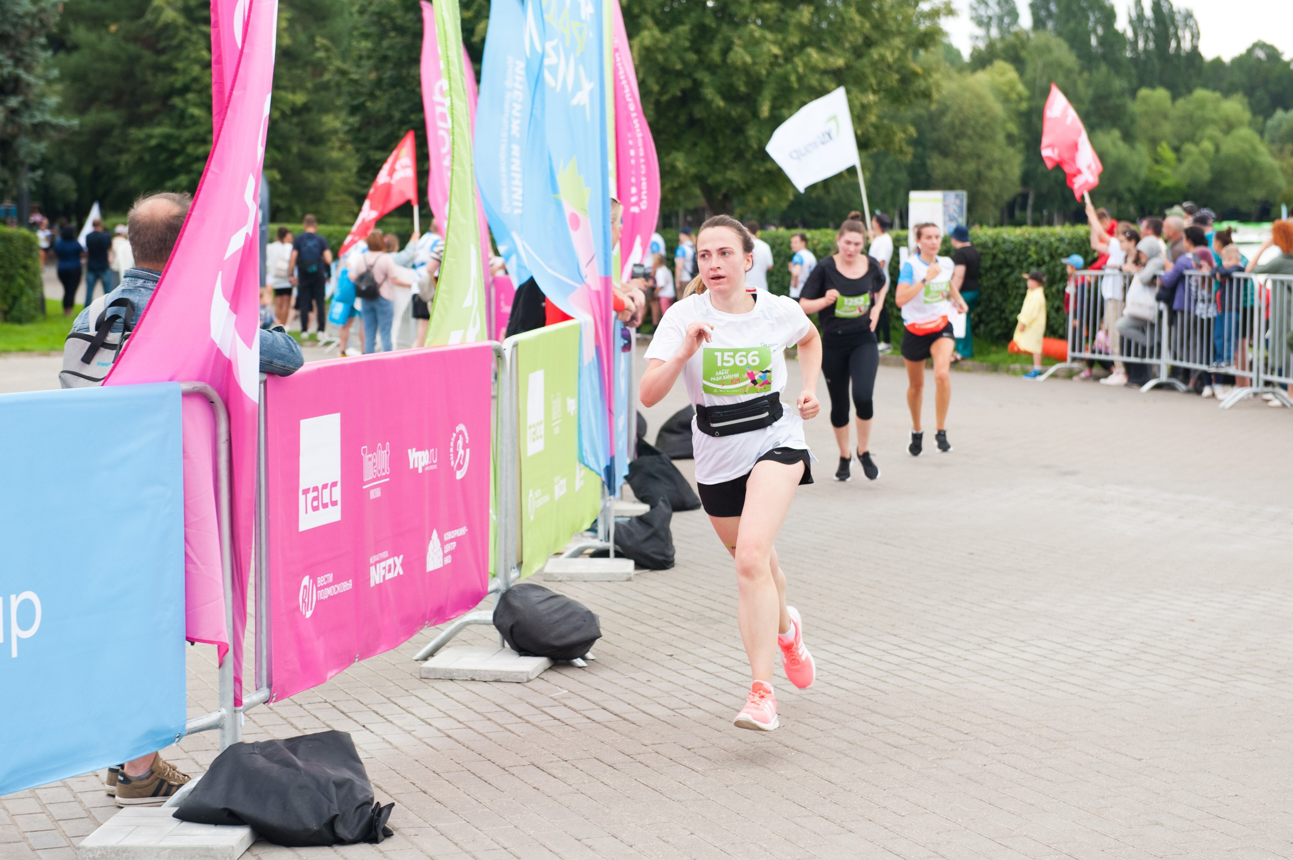 Корпоративное. Забег X5 Retail Group. Репортажный фотограф и видеограф Слава Думчев. Тимбилдинги, отчетники, корпоративы