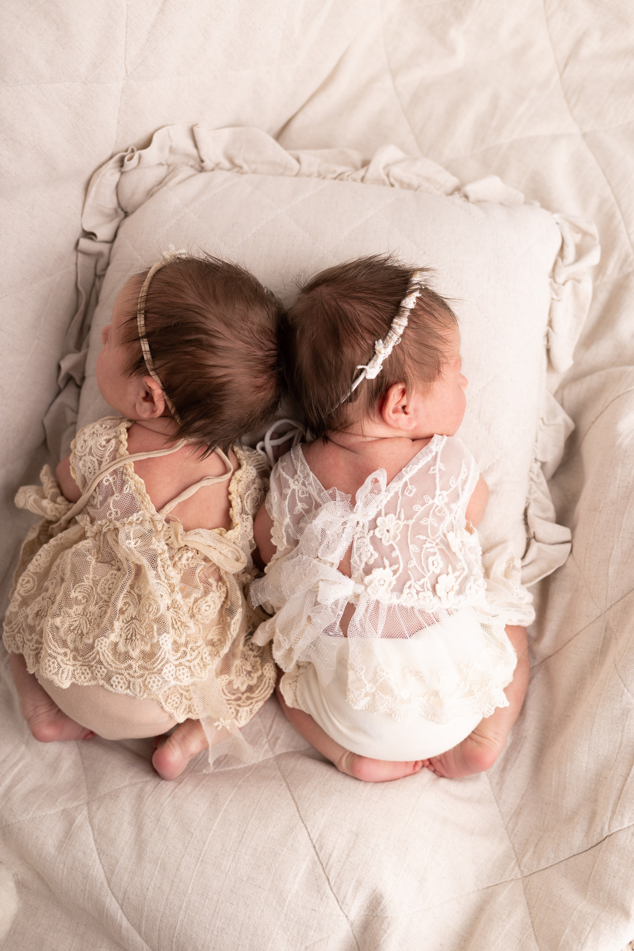 Newborn съемка в стиле Лайф. Фотограф новорожденных малышей в Омске и Омской области Эльвира Камаева