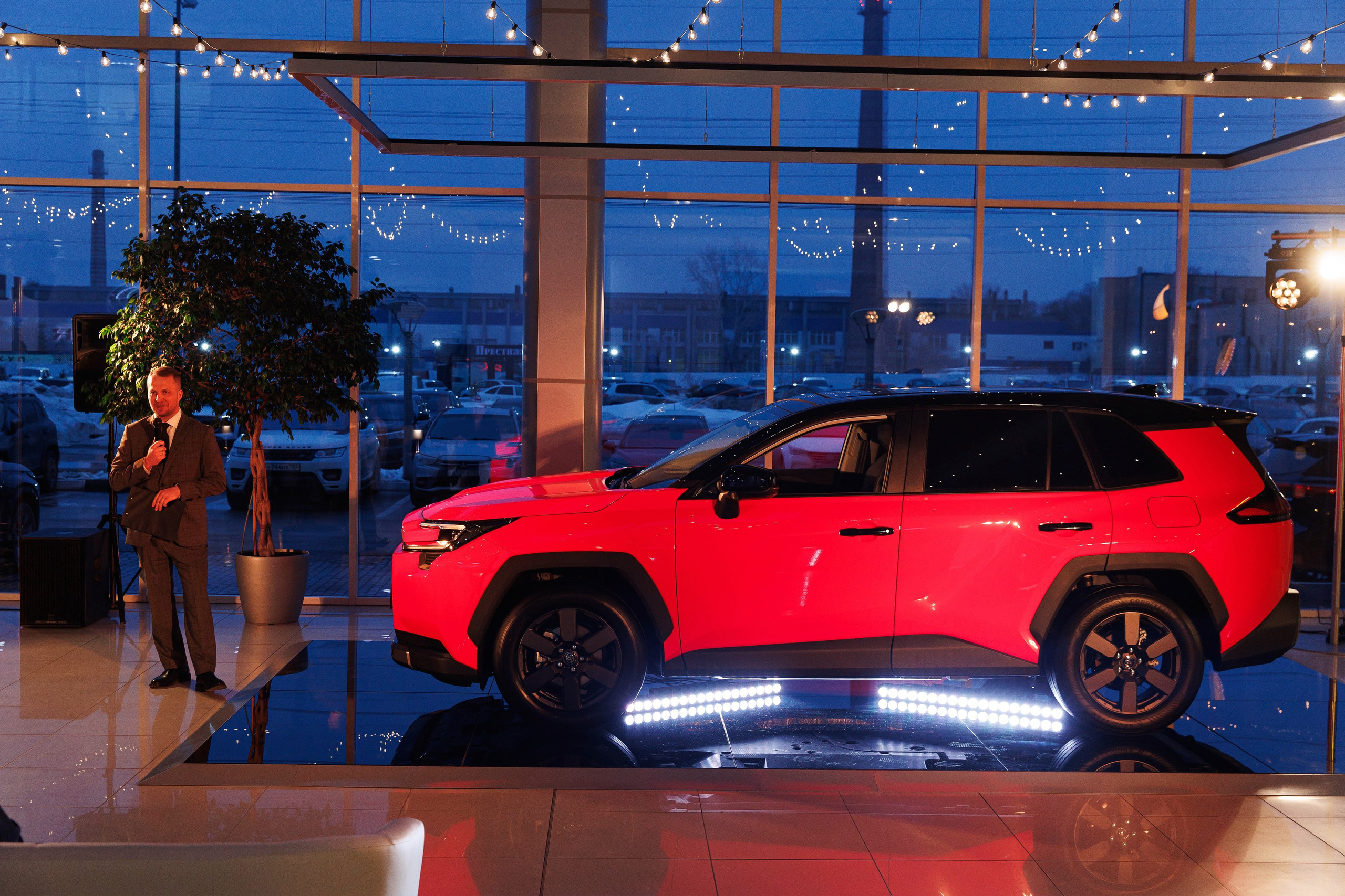 Презентация новой Toyota RAV4. Репортажный и свадебный фотограф в Уфе Павел Кожевников