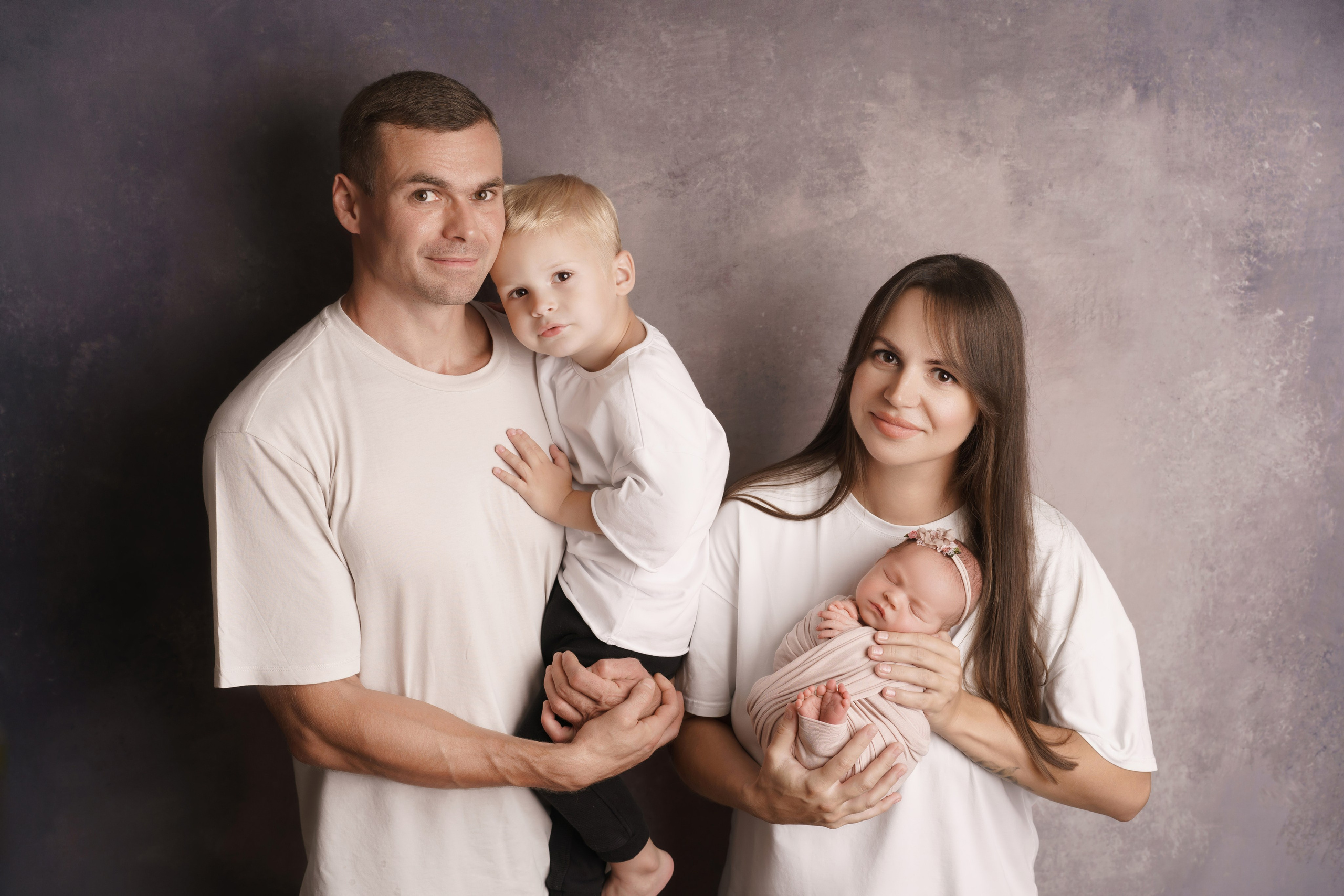 Семейные фотосессии с новорожденными | Трогательные кадры малышей и их близких в Москве и МО. Фотосессия новорожденных в Москве и Московской области | Профессиональный фотограф newborn — Татьяна Иванова