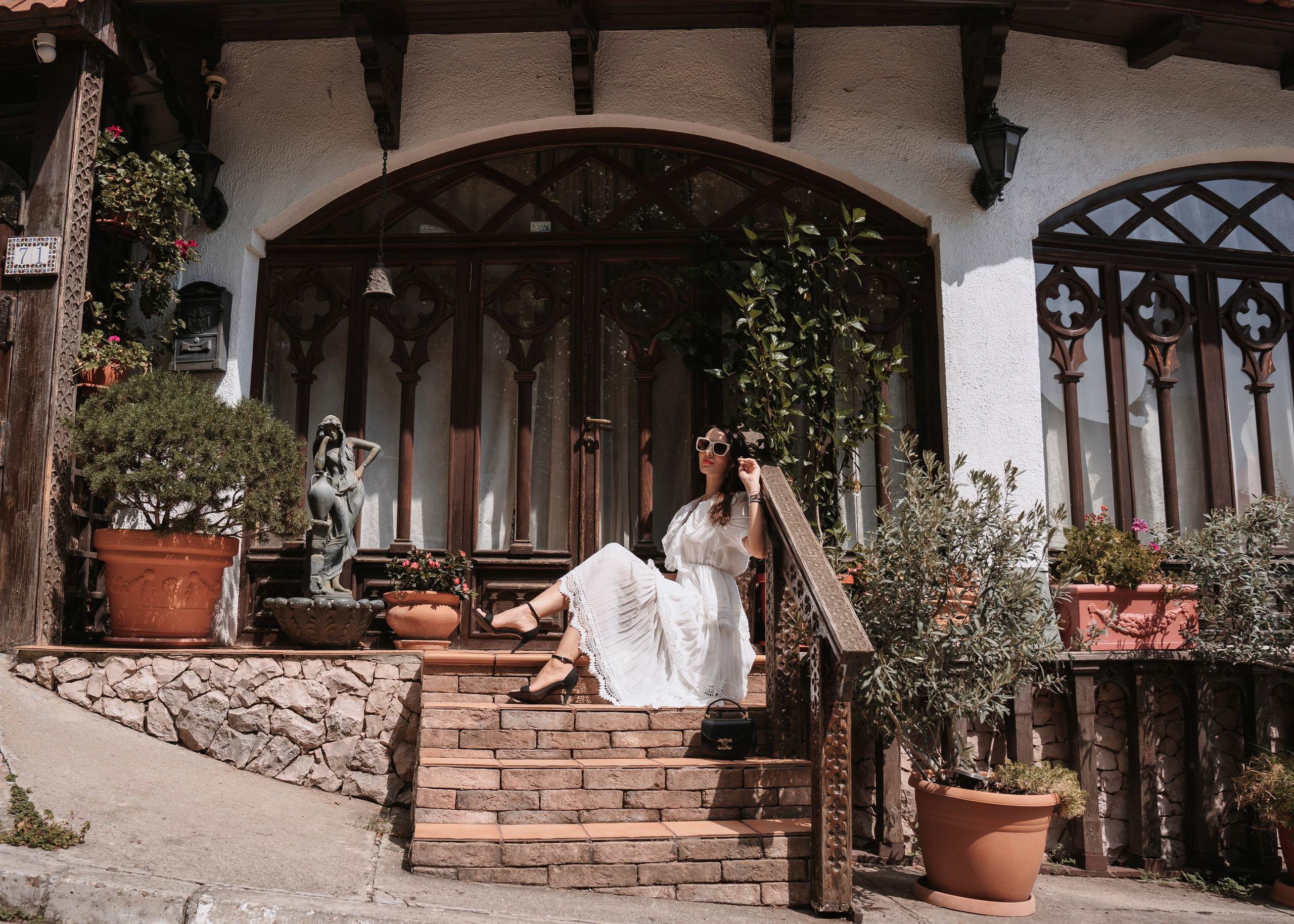 Место для фотосессии в Сочи, Адлере. Красивые свадебные фотосессии. Алина Бернд — свадебный и индивидуальный фотограф в Сочи и Адлере