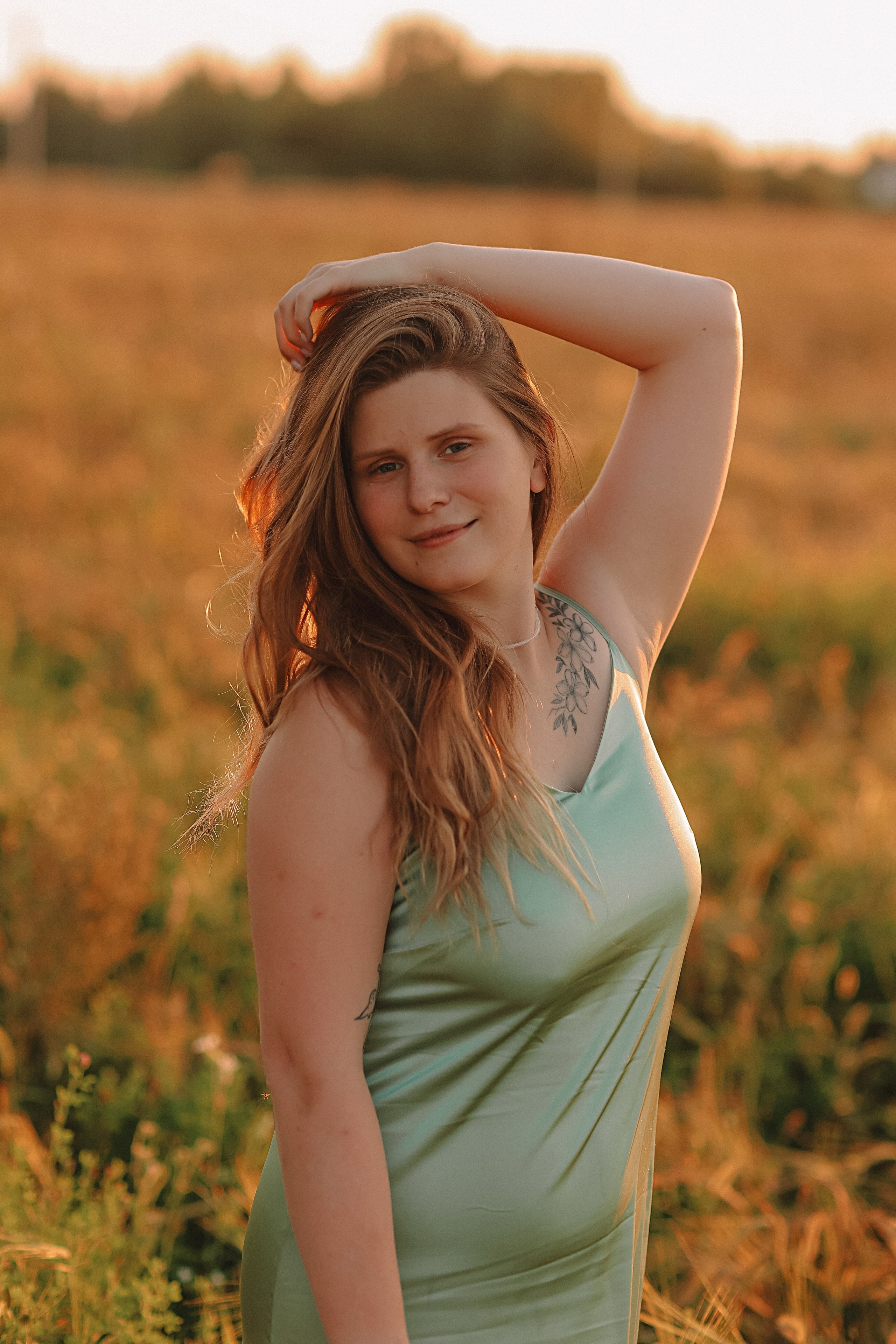 Закатное поле семейная. Семейный фотограф Тюмень, фотограф на роды Салмина Мария