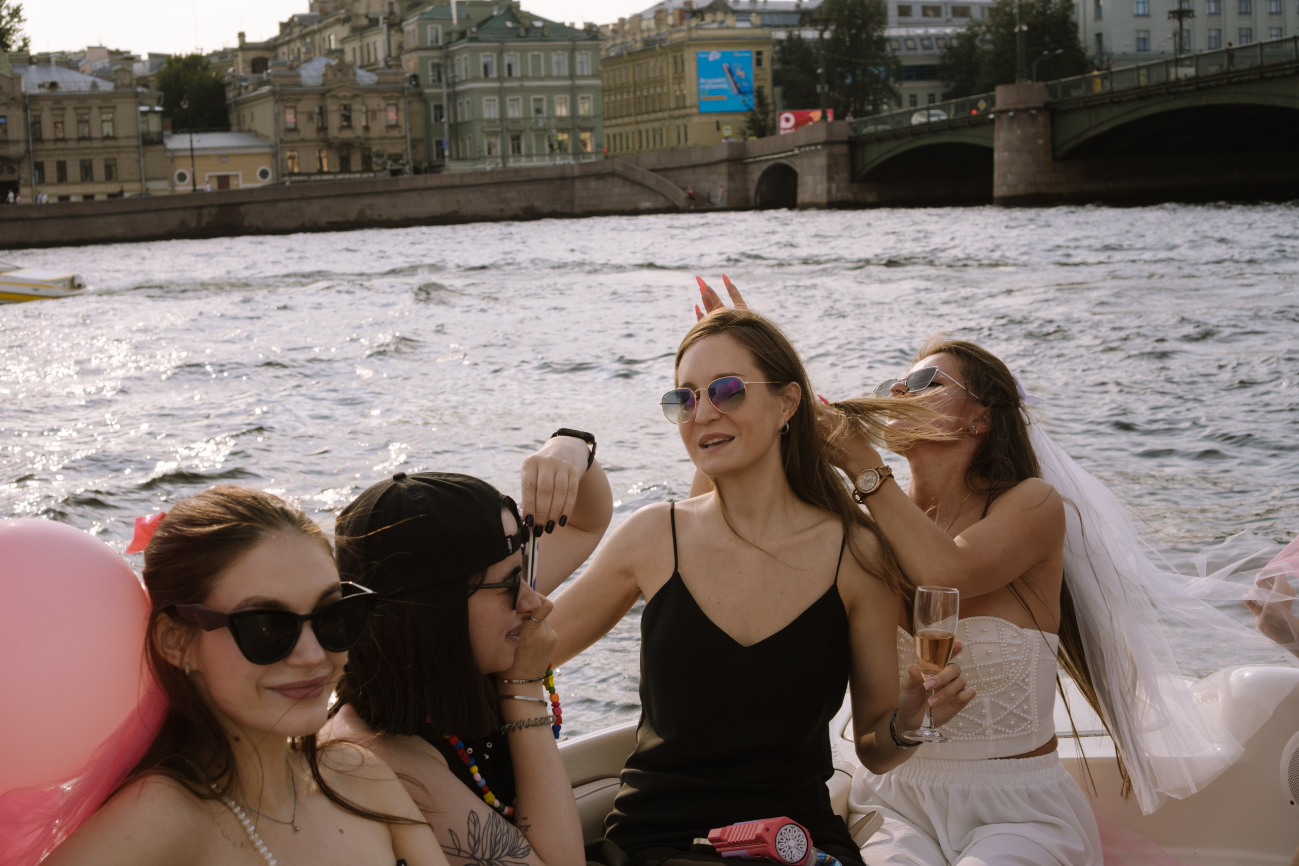 ДЕВИЧНИК НА КАТЕРЕ. Профессиональный фотограф, Санкт-Петербург — Виктория Богомолова