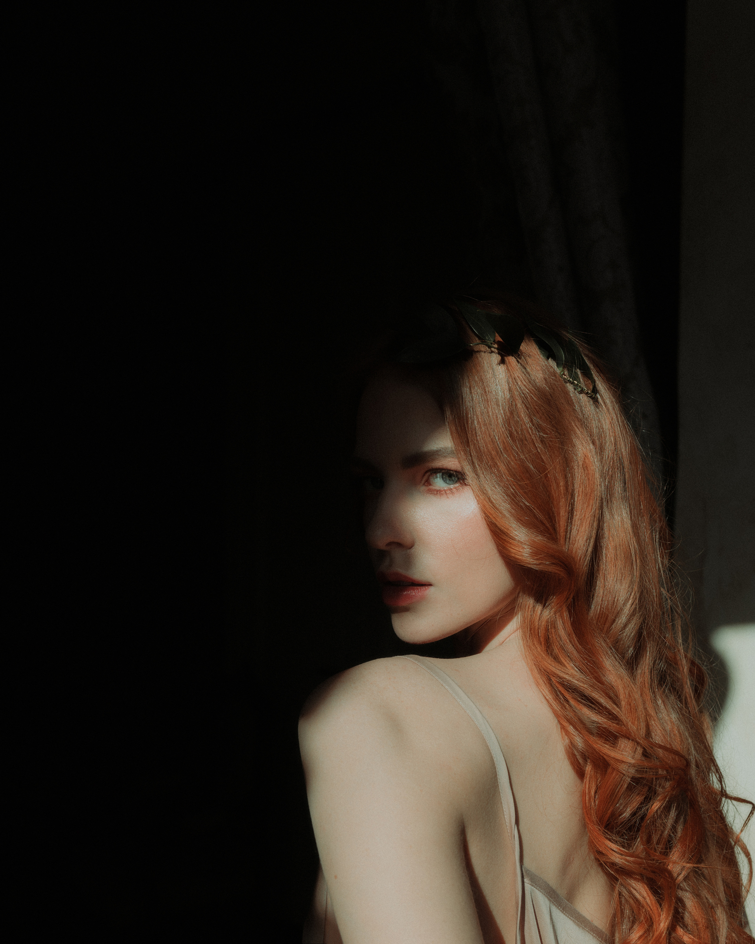 Художественная фотосессия в студии. Фотограф Санкт-Петербург женский портрет Екатерина Коваль