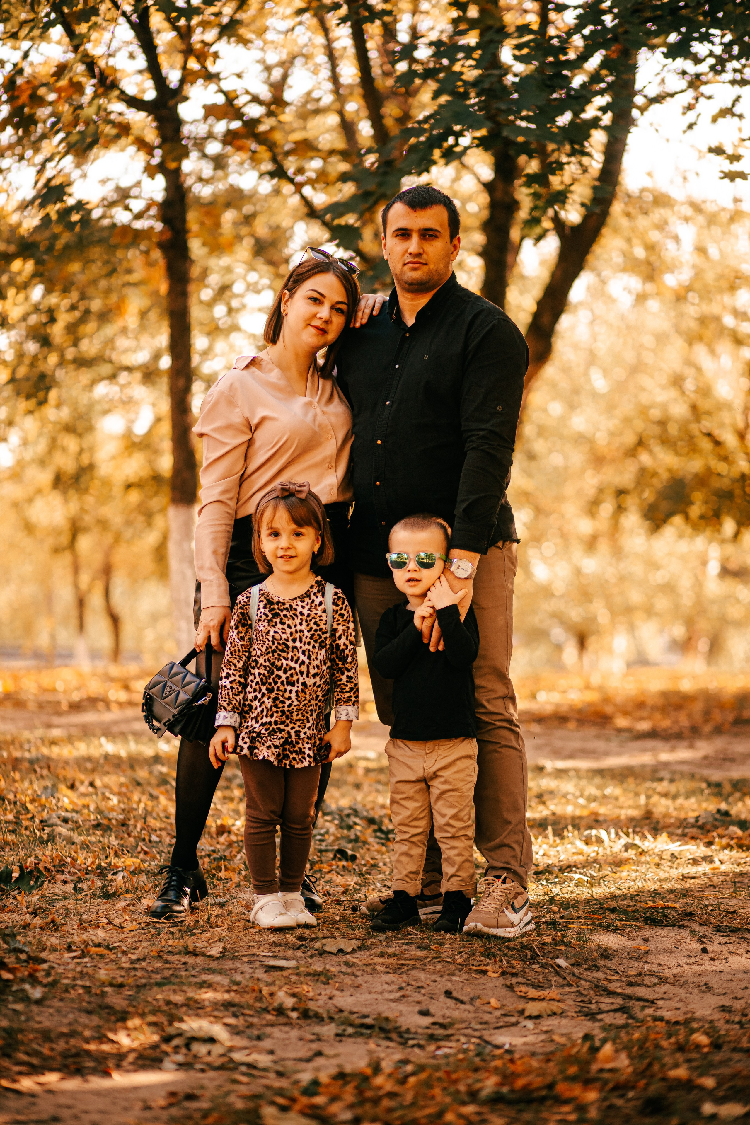 Семейная фотосессия в парке. Свадебный фотограф Кропоткин Краснодар