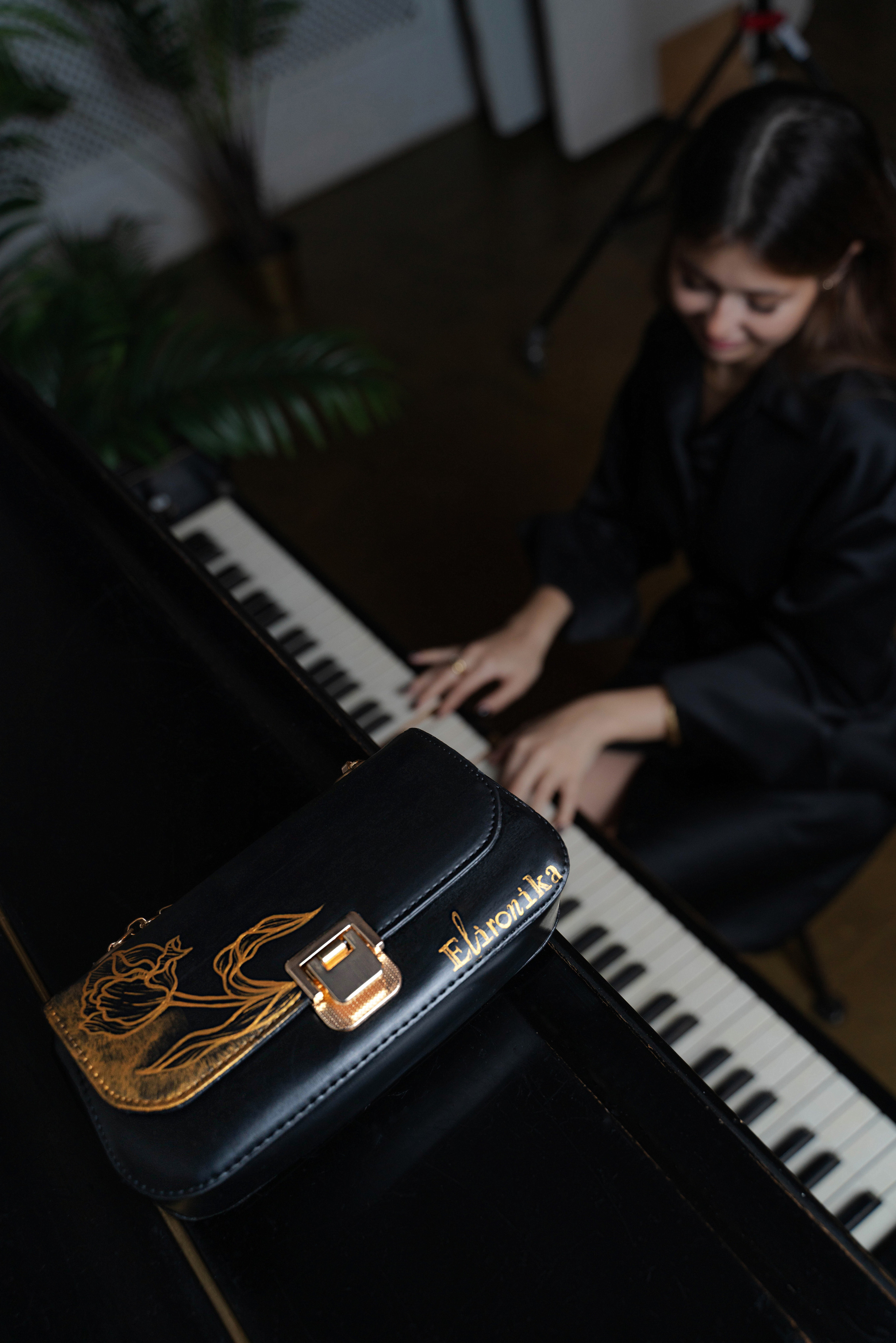 Съемка для бренда сумок. Фотограф Москва — Грибов Денис