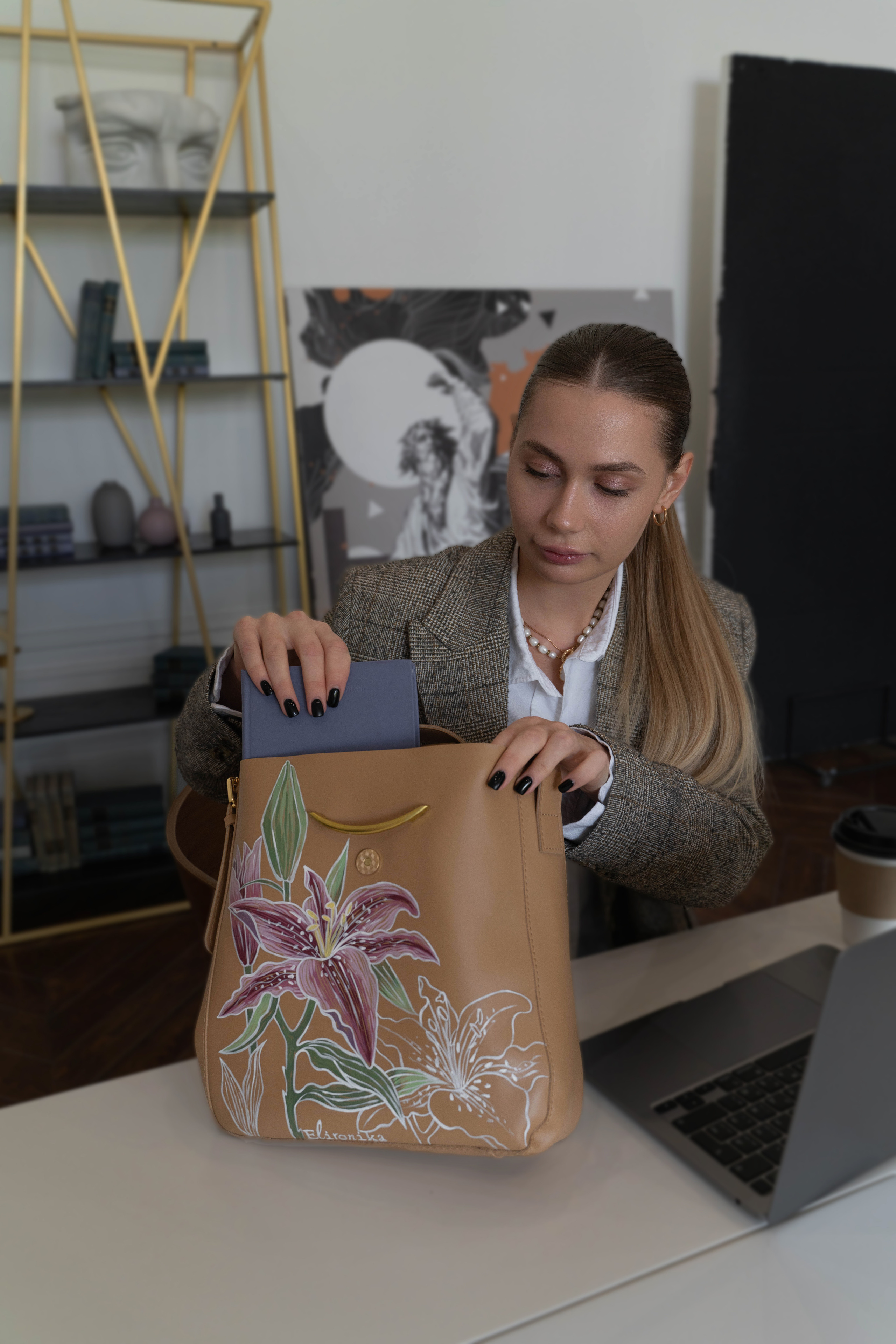 Съемка для бренда сумок. Фотограф Москва — Грибов Денис