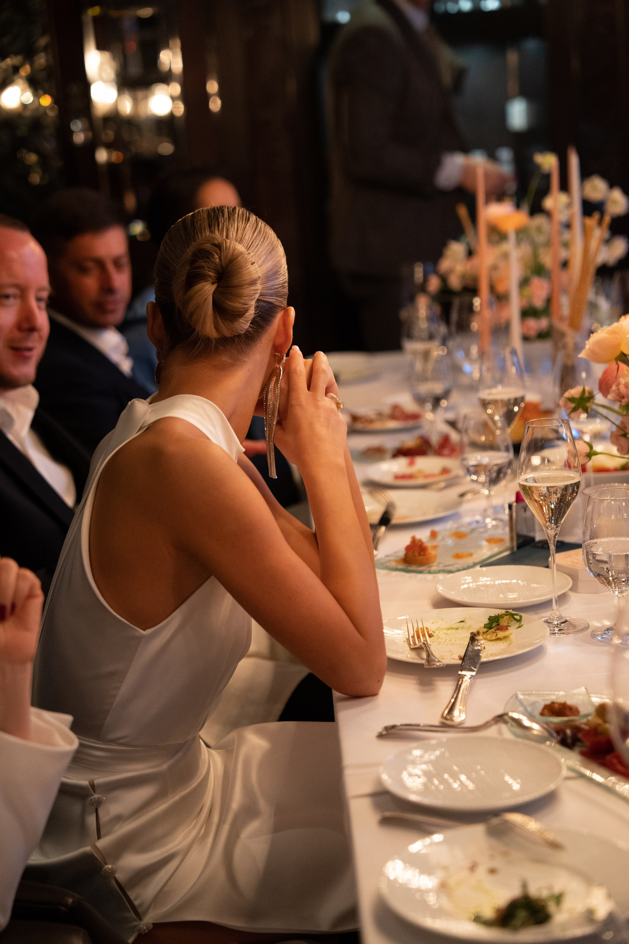 Анна Сергей. Камерная свадьба в Фосизонс в стиле неоклассика. Свадебный фотограф организатор в Санкт-Петербурге Ассоль Опарина