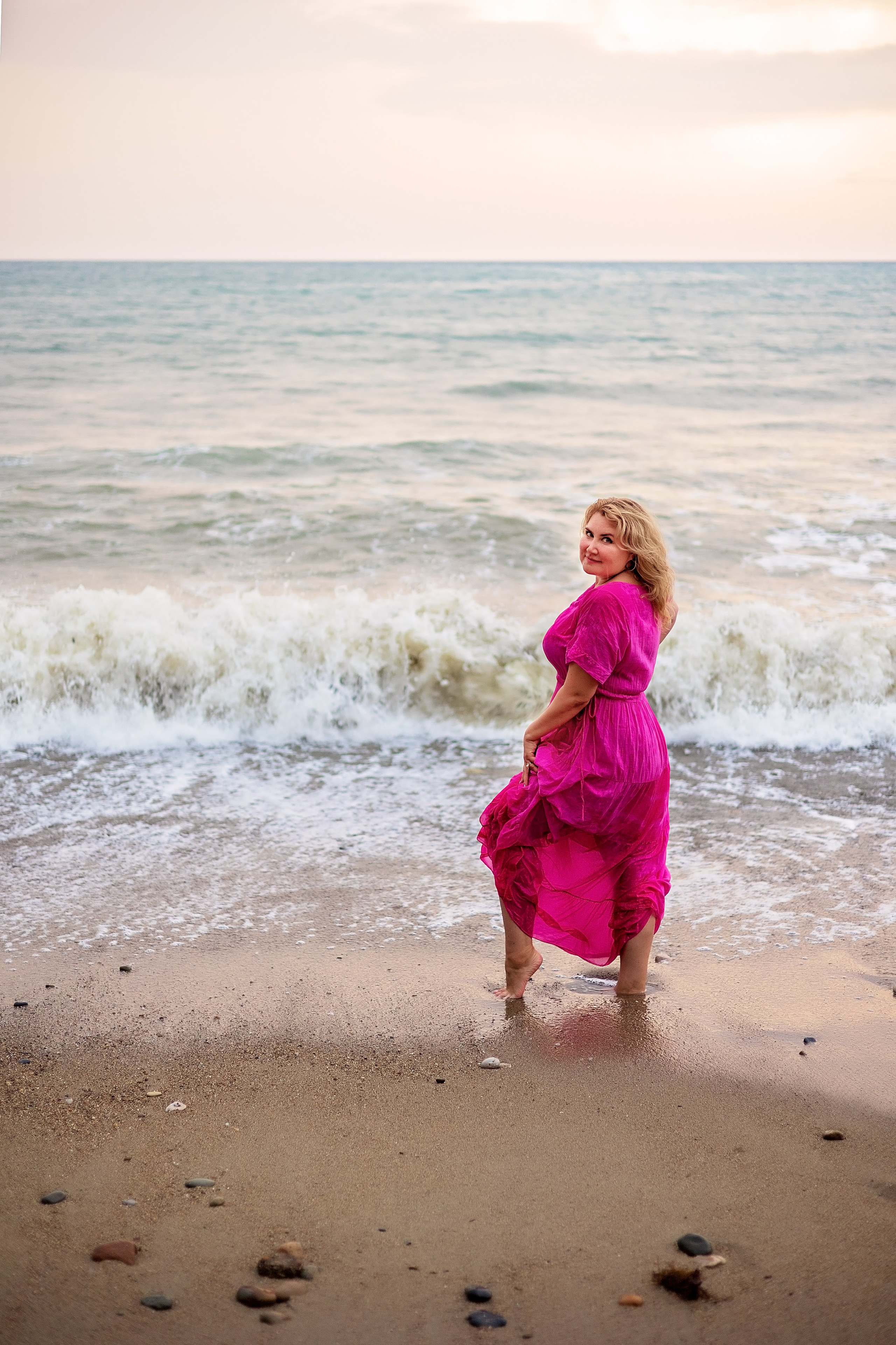 Девушка и море. Свадебный и семейный фотограф в Абхазии Эля Цишба