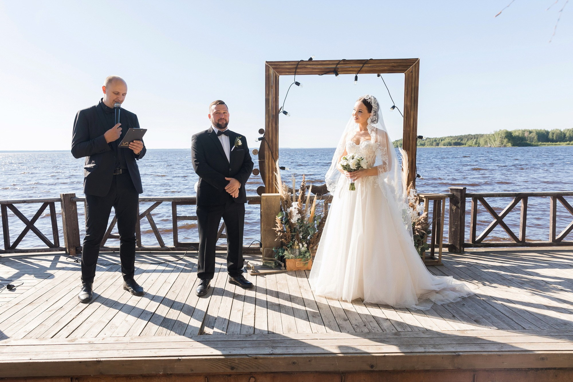 Свадебная фотосессия на берегу Горьковского моря. Свадебный фотограф в Нижнем Новгороде и Москве Сергей Воробьев
