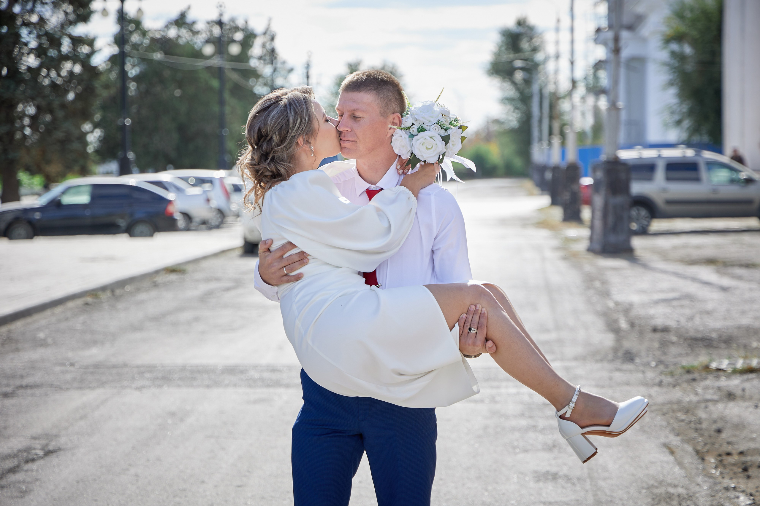 Фотосъемка в ЗАГСе, прогулка молодых, банкет