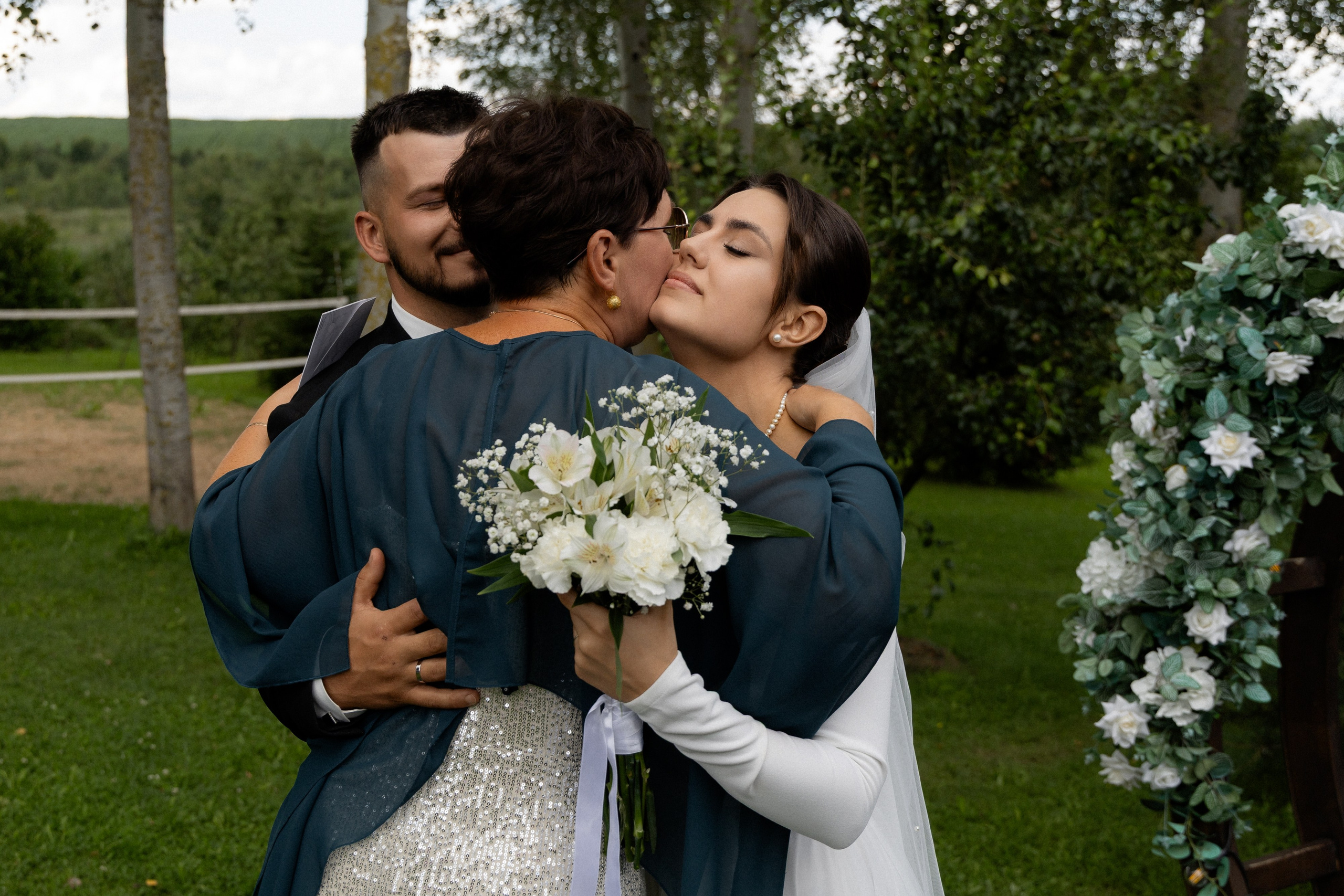 Свадебная фотосессия в агроусадьбе Лабодянка в Минске. Свадебный фотограф в Минске/Беларуси Сергей Спиридонов