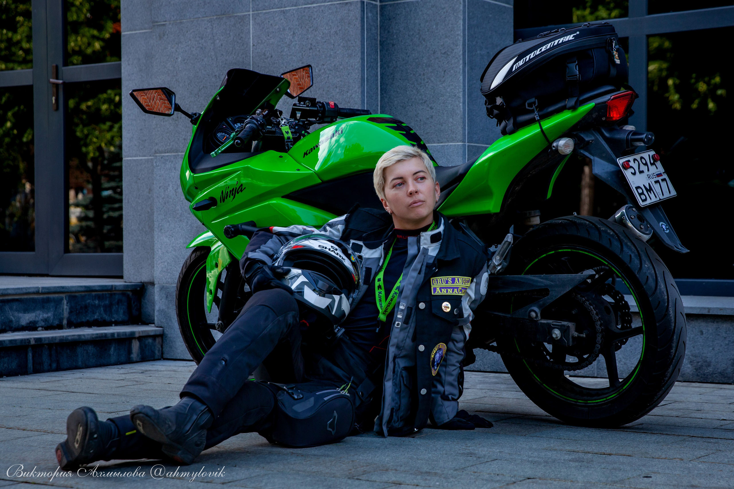 Аня и Гринч (Kawasaki Ninja 250). Виктория Ахмылова. Фотограф в Москве
