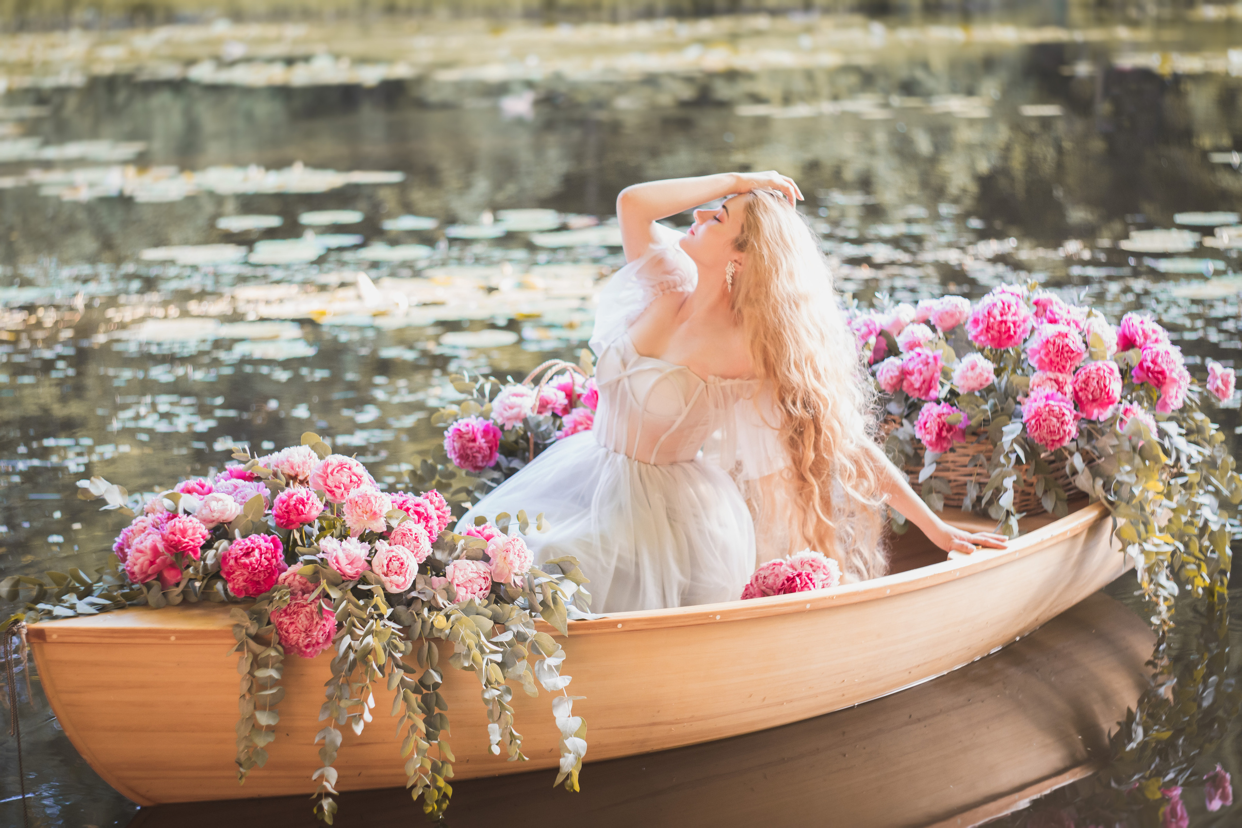 Сказочная лодка с цветами. Юлия Башкатова, сказочный фотограф, Москва