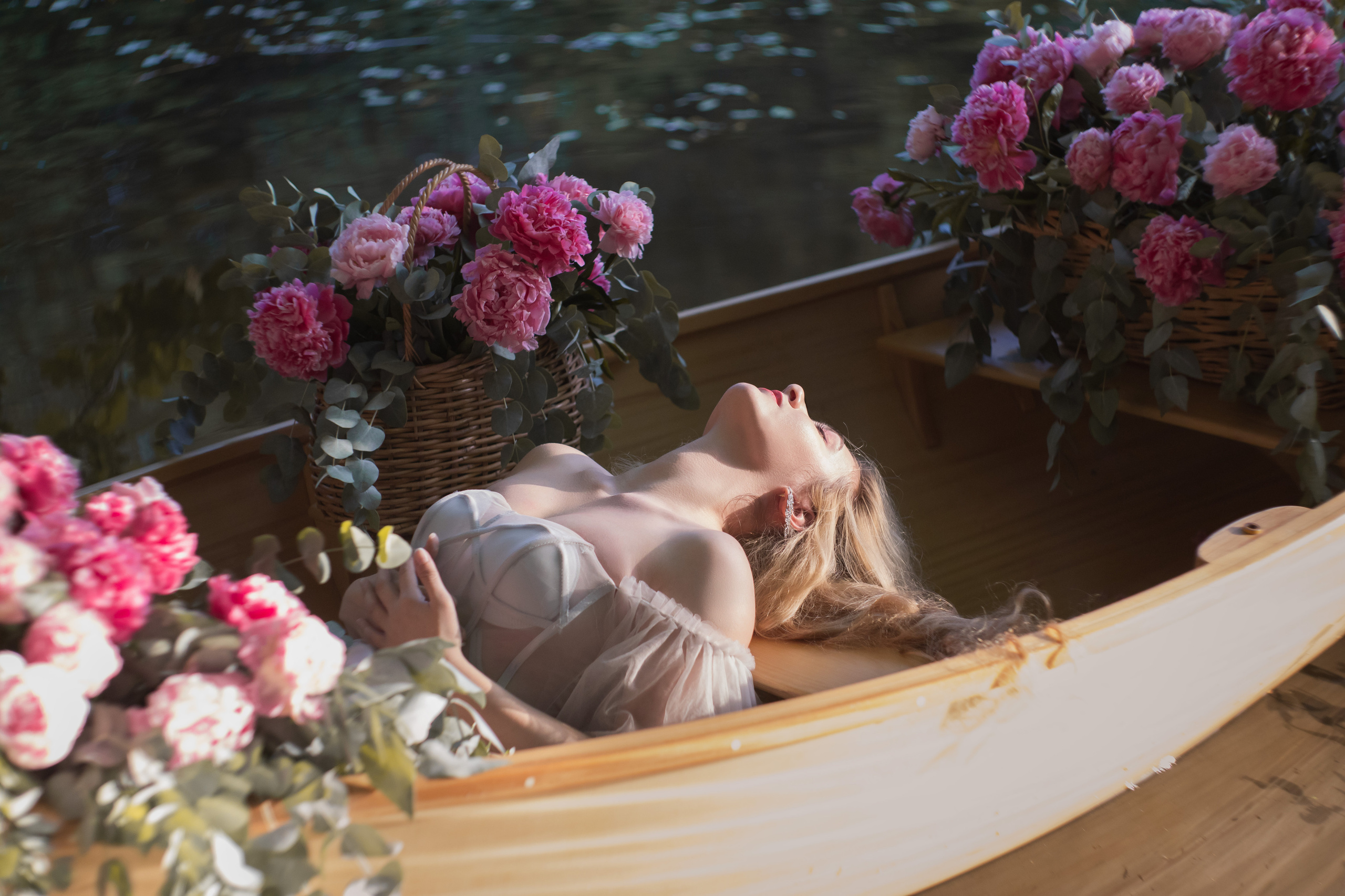 Сказочная лодка с цветами. Юлия Башкатова, сказочный фотограф, Москва