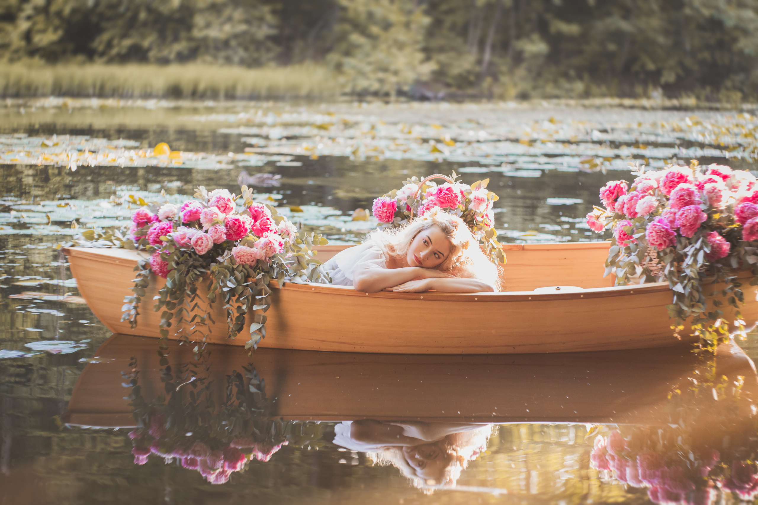 Сказочная лодка с цветами. Юлия Башкатова, сказочный фотограф, Москва