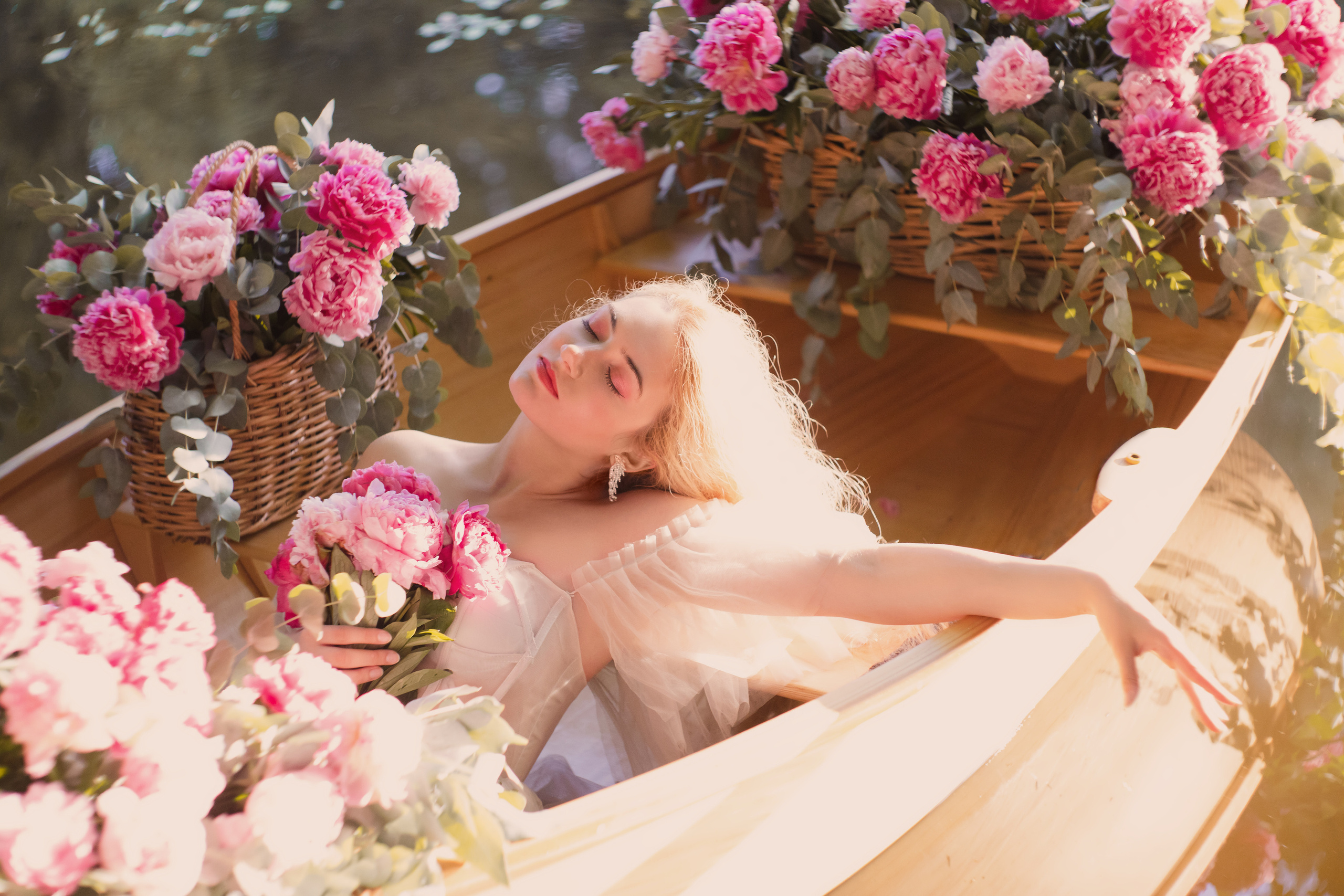 Сказочная лодка с цветами. Юлия Башкатова, сказочный фотограф, Москва